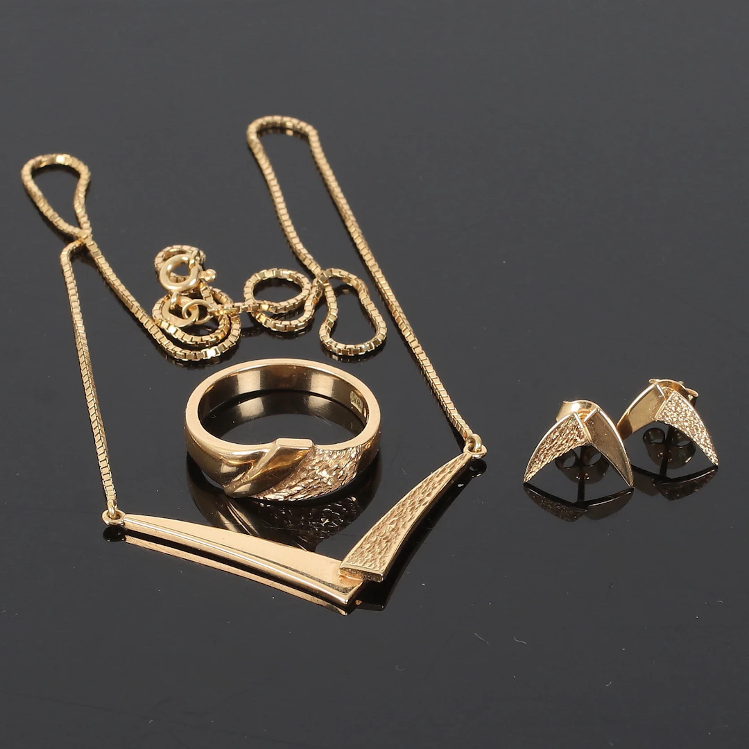 SMYCKESGARNITYR, 4 delar, 18k guld, Balestra, Italian. 1900-tal.