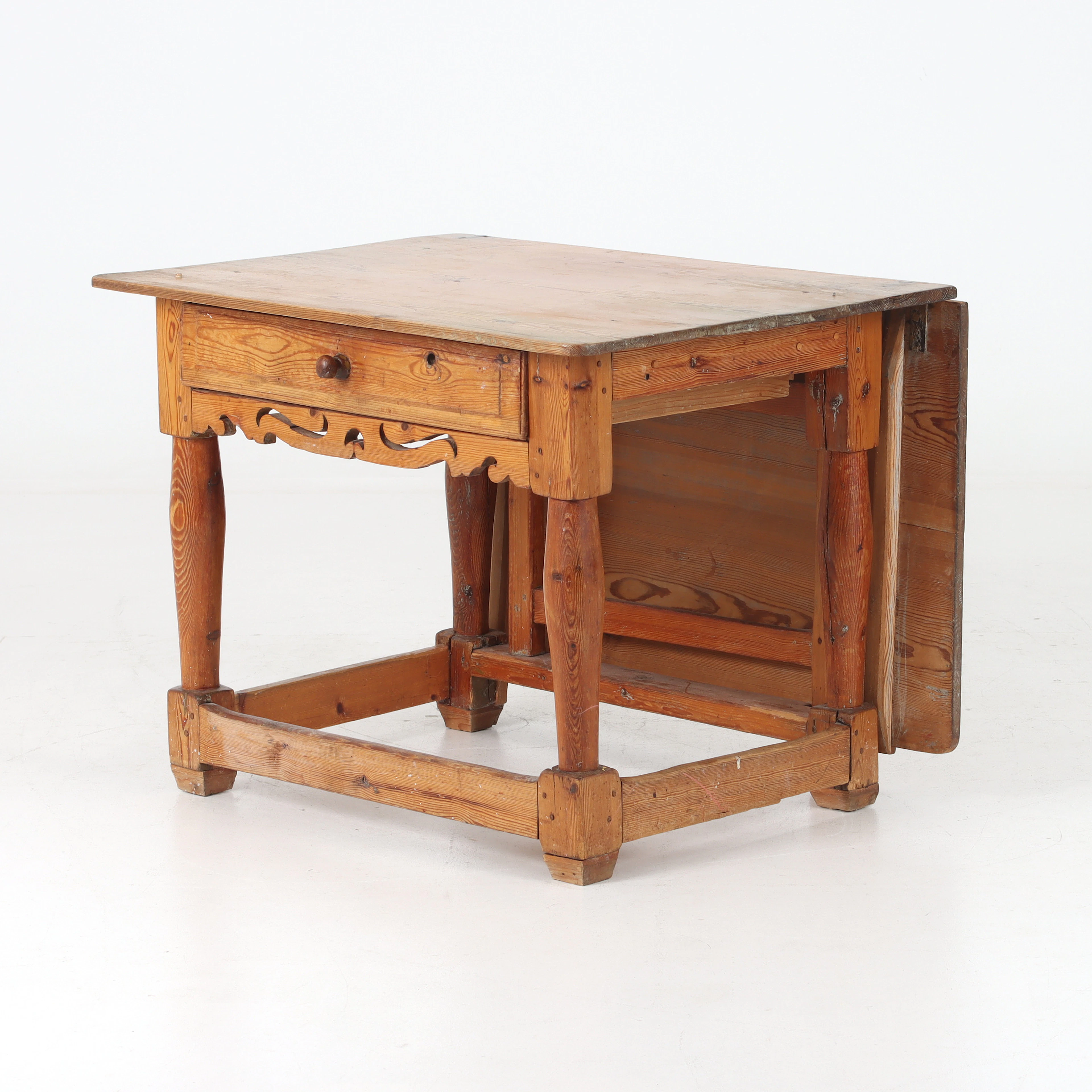 SLAGBORD, med låda i sargen, furu, 1800-tal.