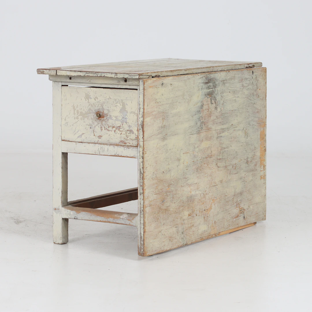 SLAGBORD, med låda i sargen, furu, allmoge, 1800-tal.