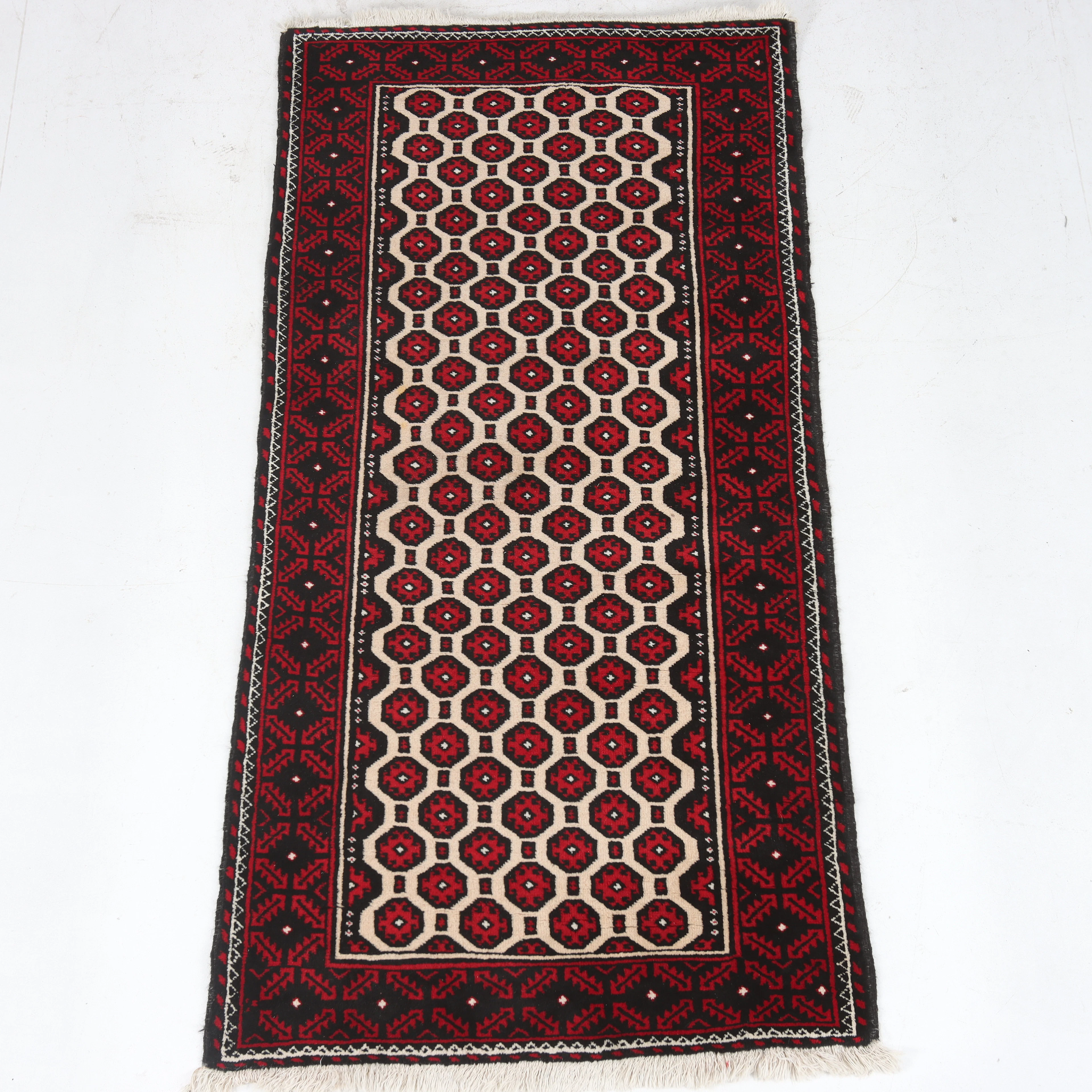 MATTA, orientalisk, ca 190 x 97 cm.