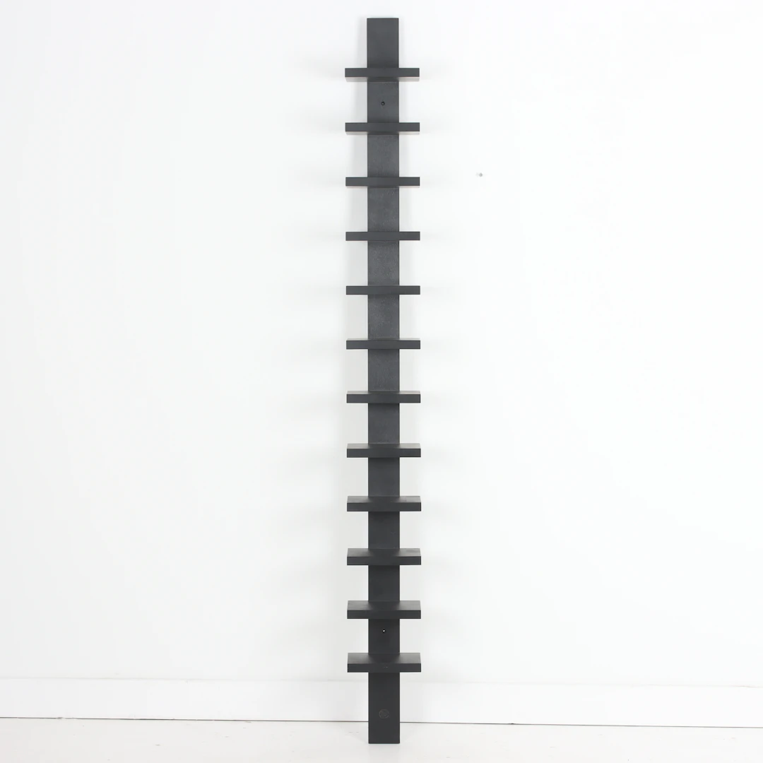 JOHN KANDELL. Vägghhylla, "Pilaster", Källemo.