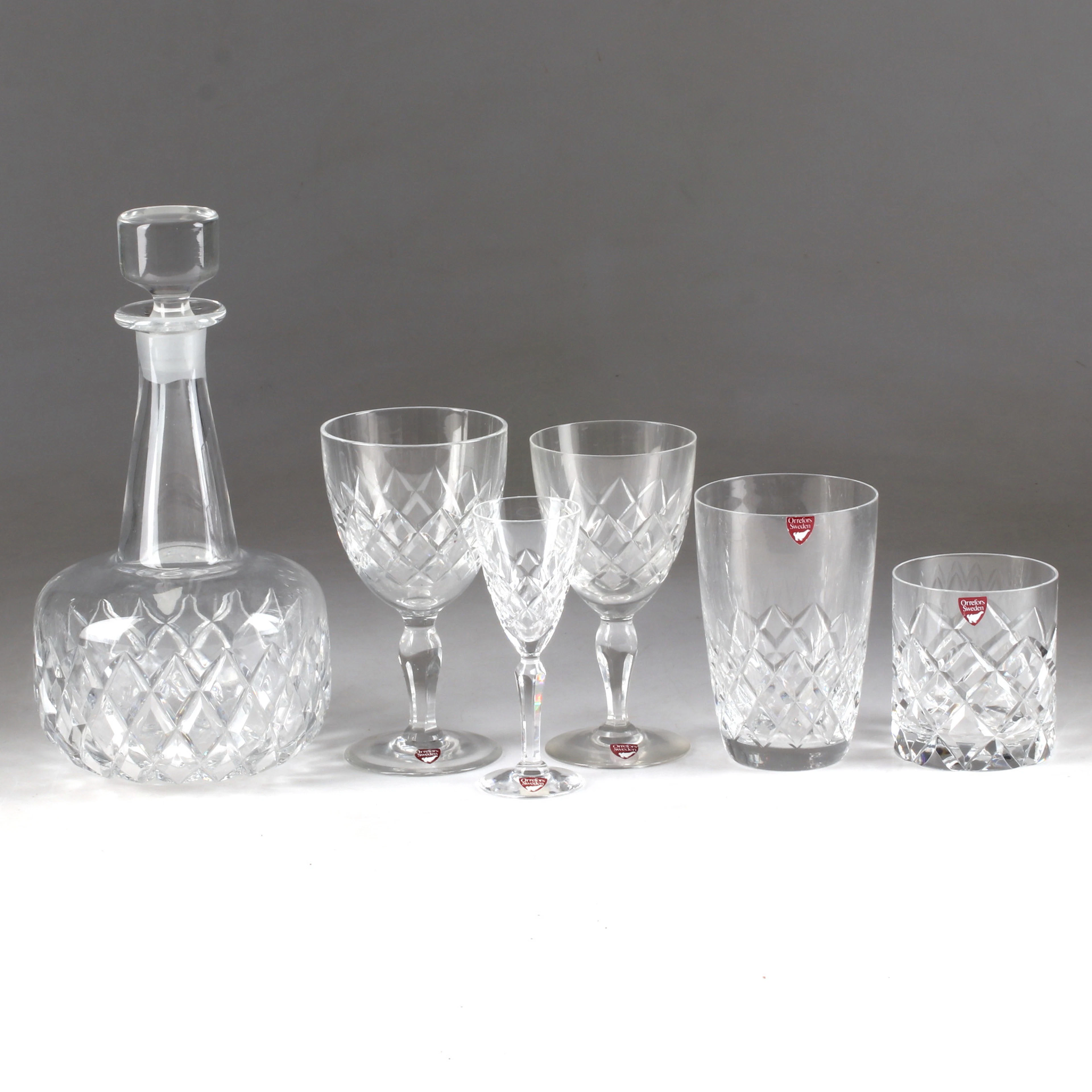 GUNNAR CYRÉN. Servisdelar, 23 delar, glas, "Karolina", Orrefors. 1900-tal.