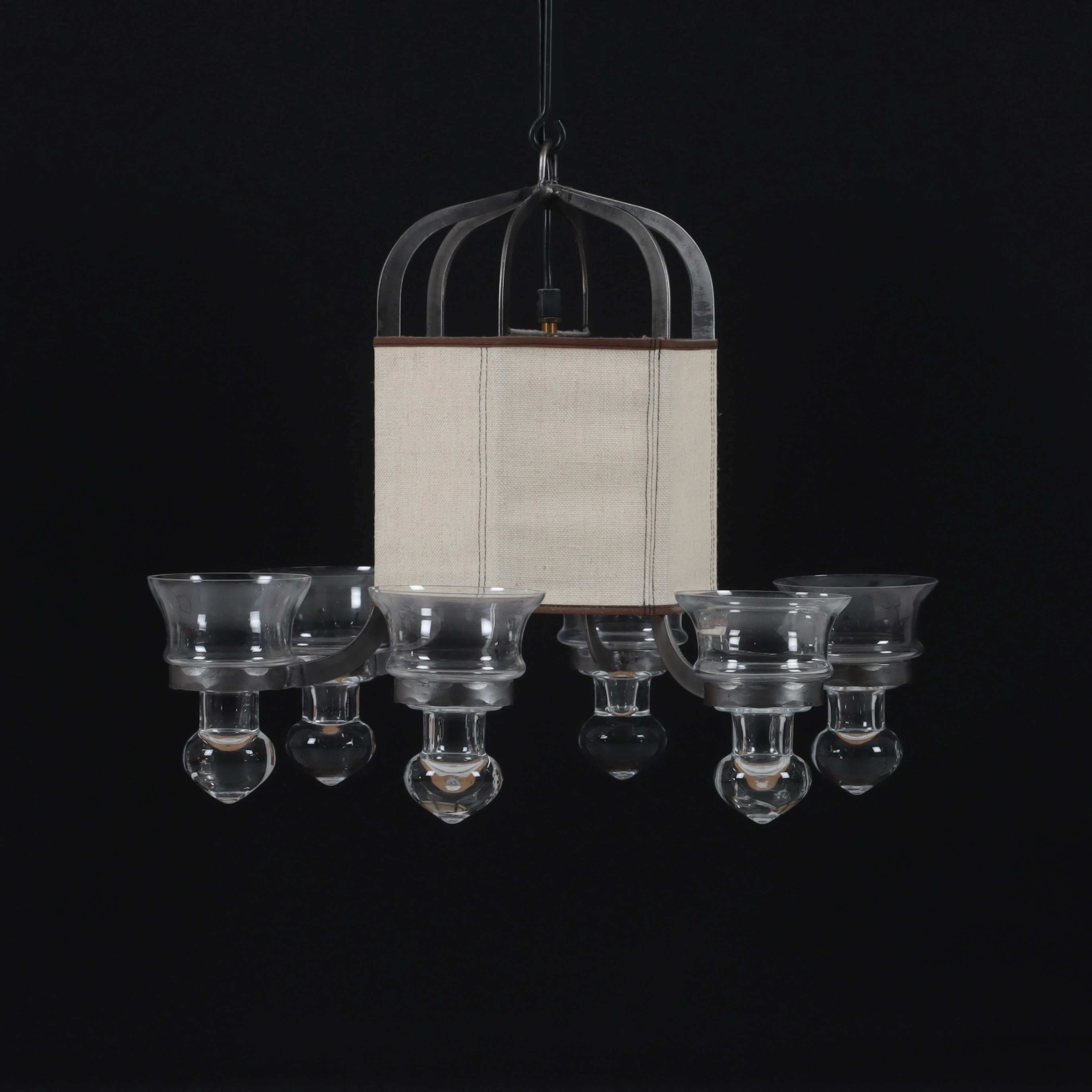 BERTIL VALLIEN. Ljuskrona, glas, smide. Boda glasbruk.