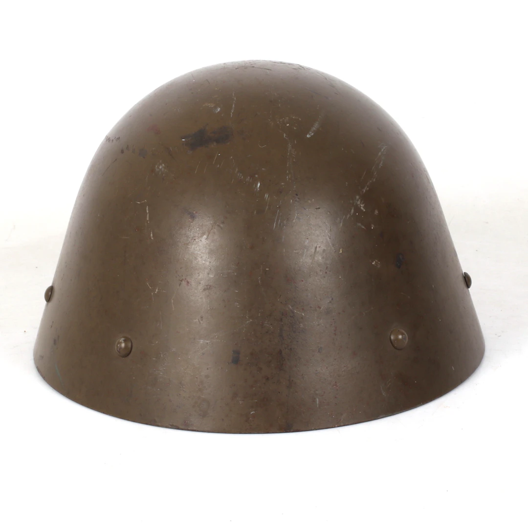 HJÄLM, plåt, Tjeckoslovakien, 1900-tal.