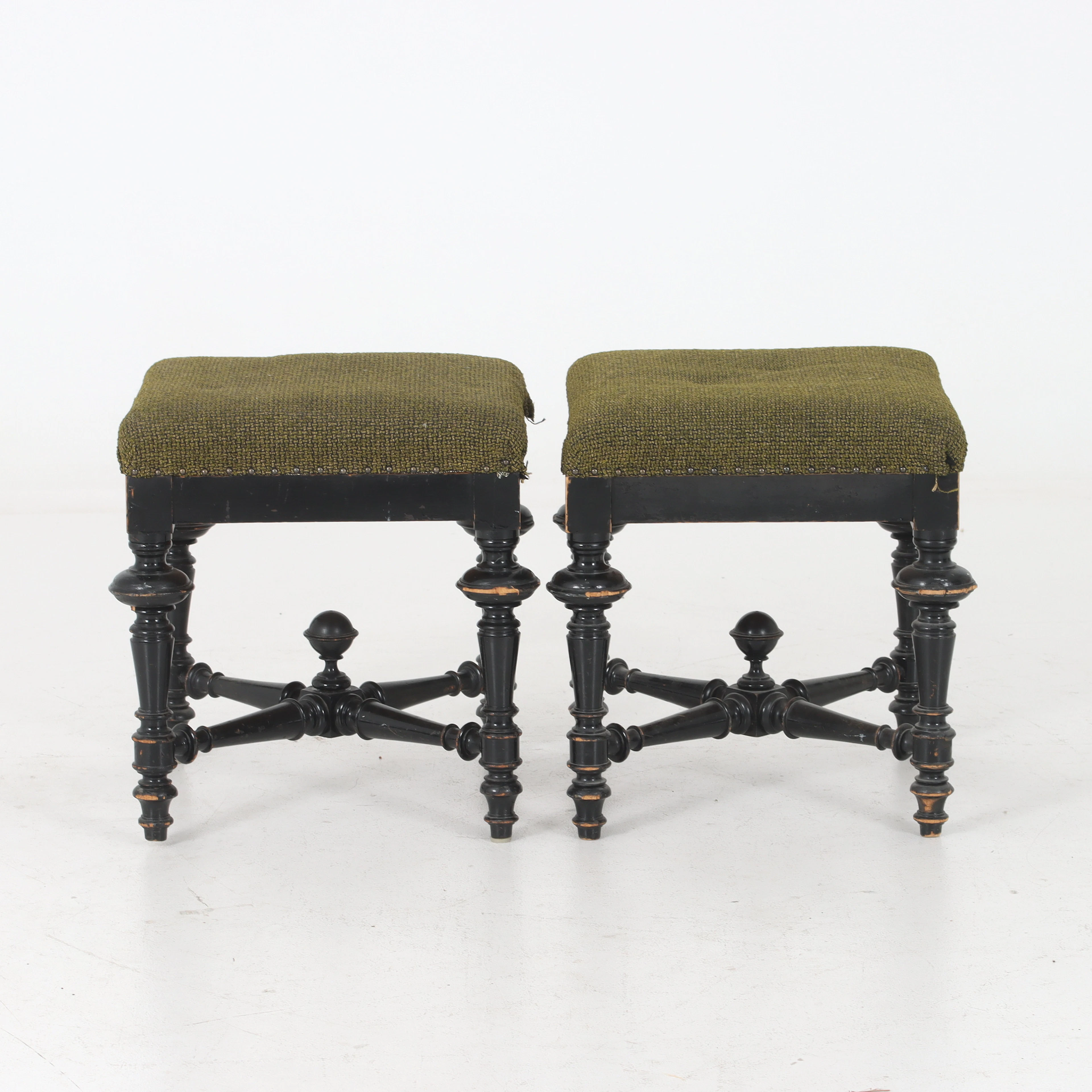 TABURETTER, 2 st, nyrenässans, 1800-talets slut.