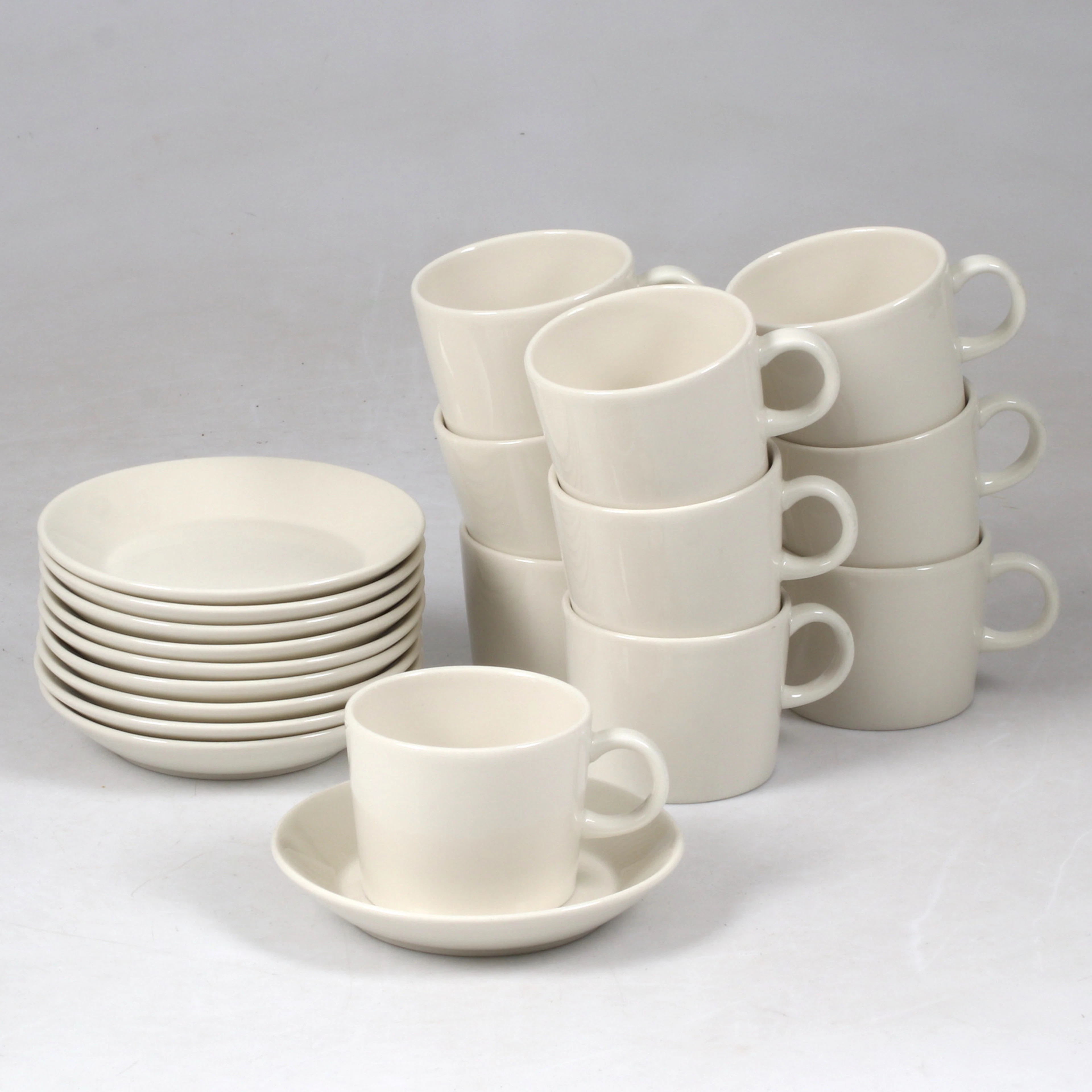 KAJ FRANCK. Kaffekoppar med fat, 20 delar, porslin, "Teema", Arabia, Finland.