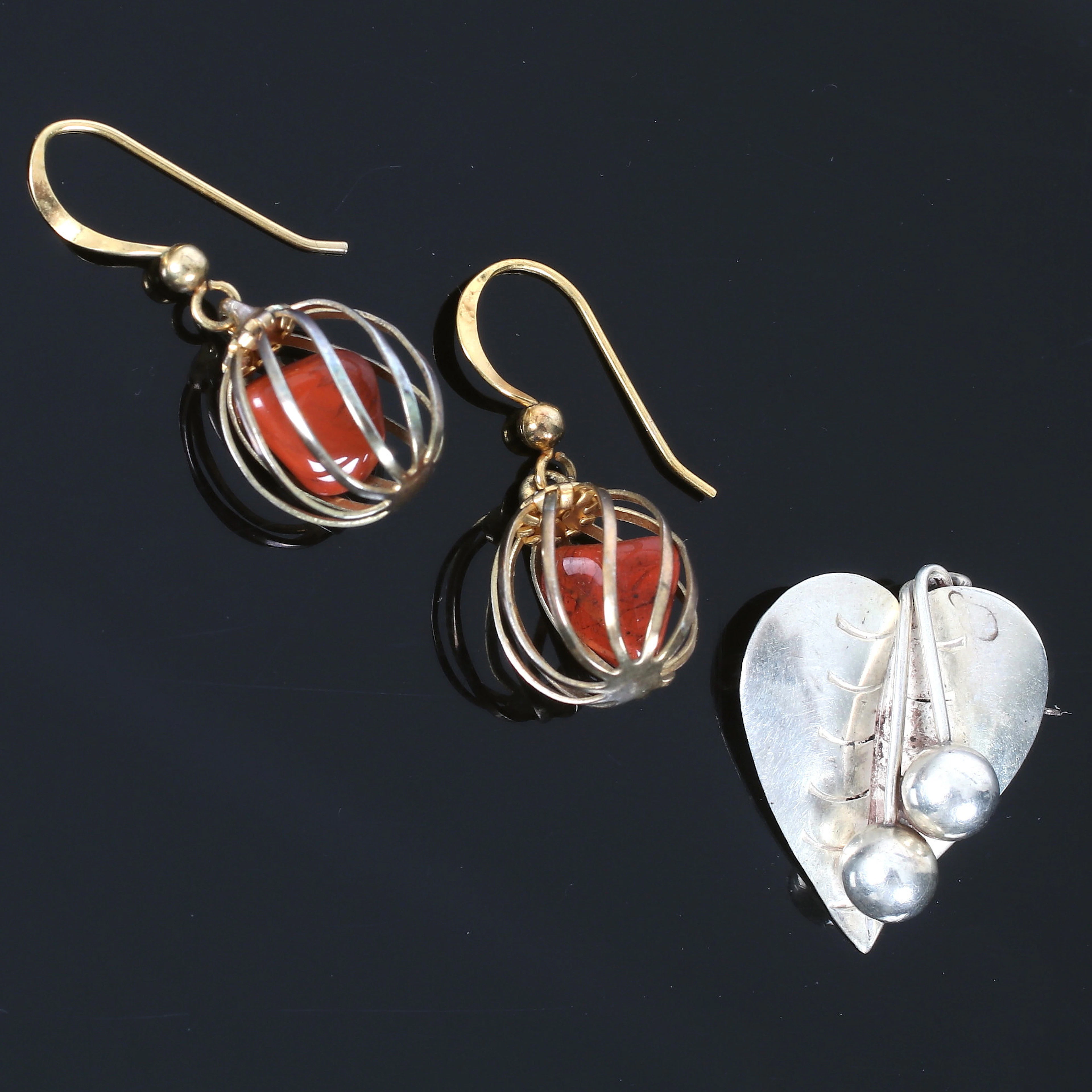 ÖRHÄNGEN, brosch, förgyllt silver, Mexico.