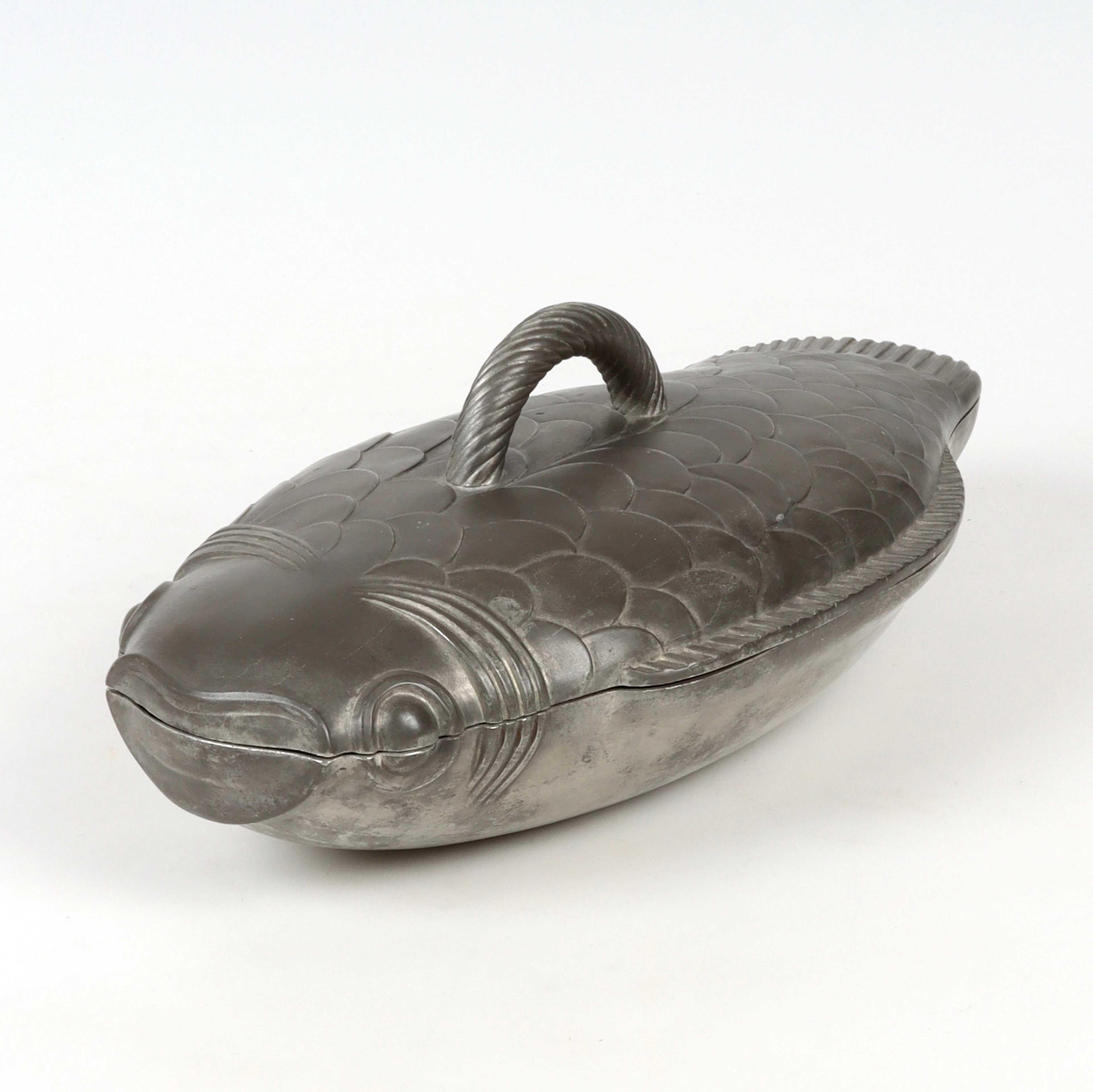 BJÖRN TRÄGÅRDH. Fiskfat, Svenskt Tenn, 1931.