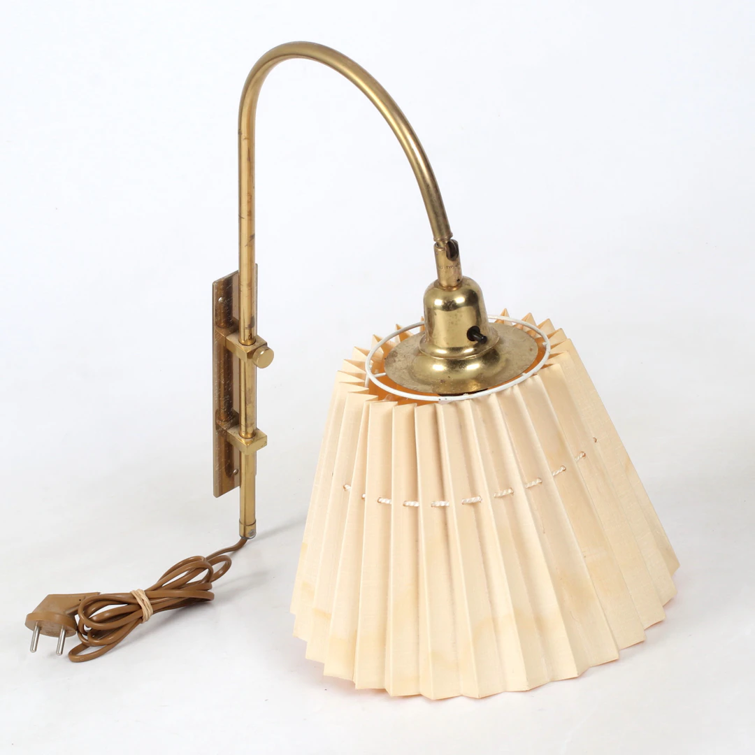 VÄGGLAMPA, modell "V-130", mässing, Bergboms.