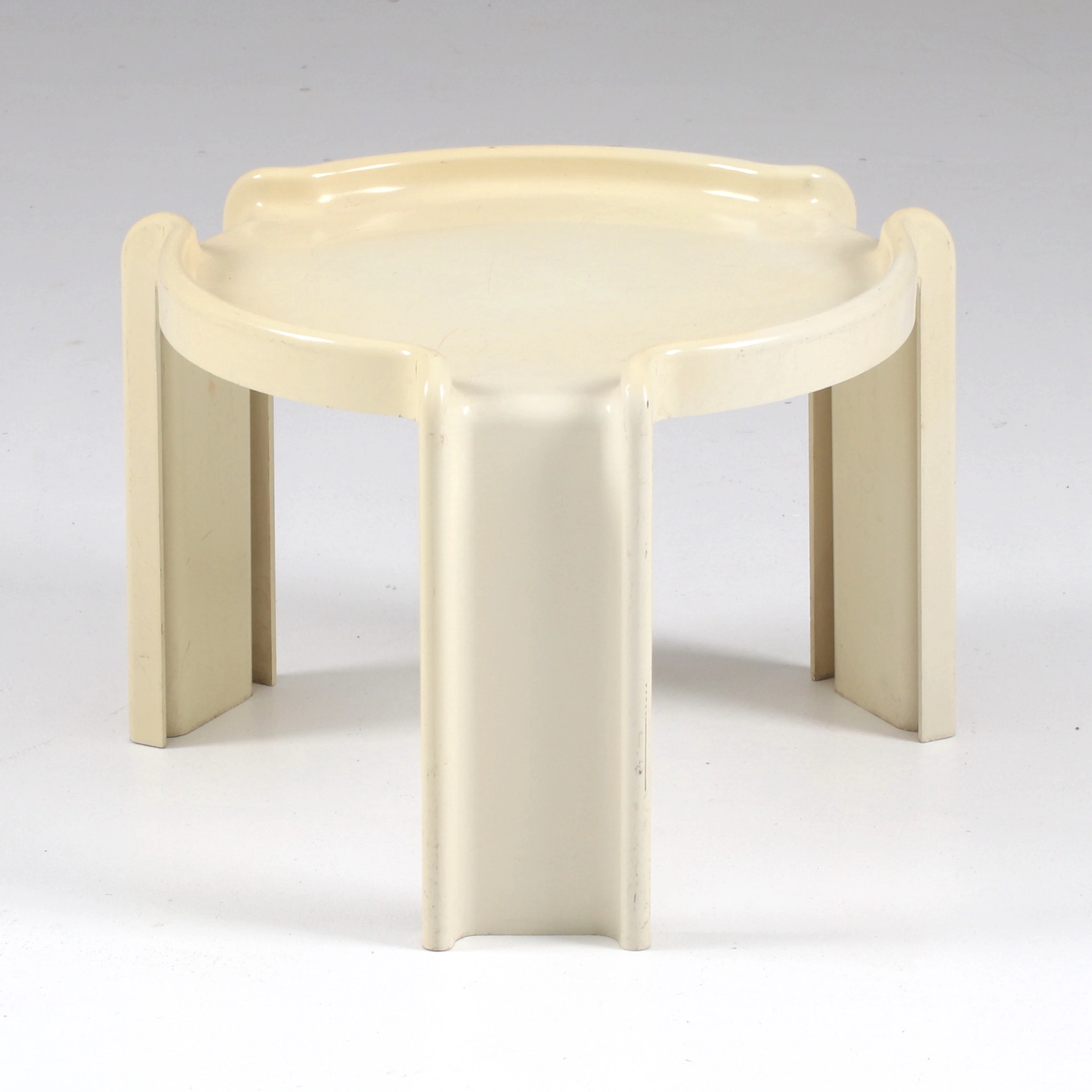 GIOTTO STOPPINO. Sidobord, plast, Kartell, 1900-tal.