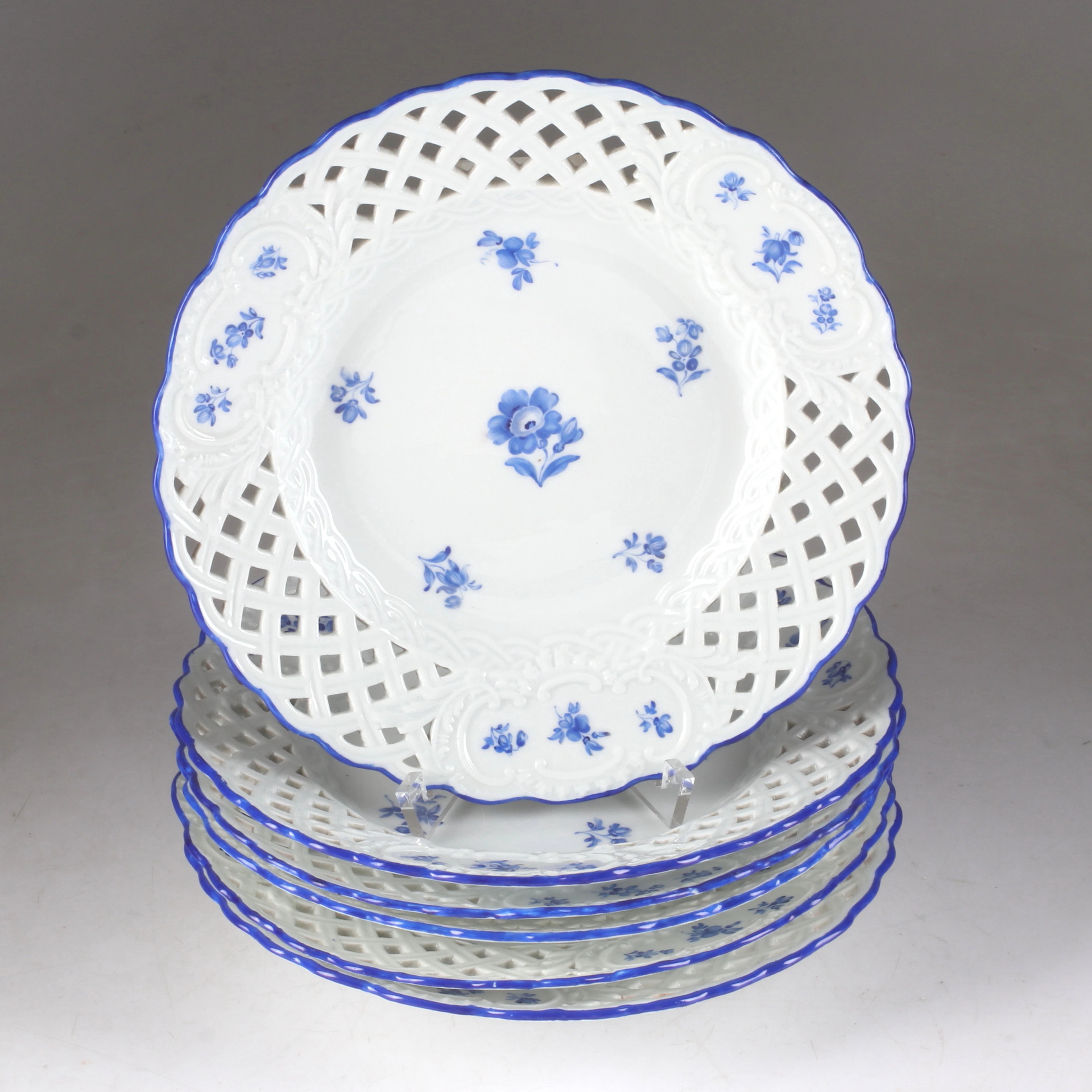 ASSIETTER, 6 st, porslin, blå blommor, Meissen. Tyskland.