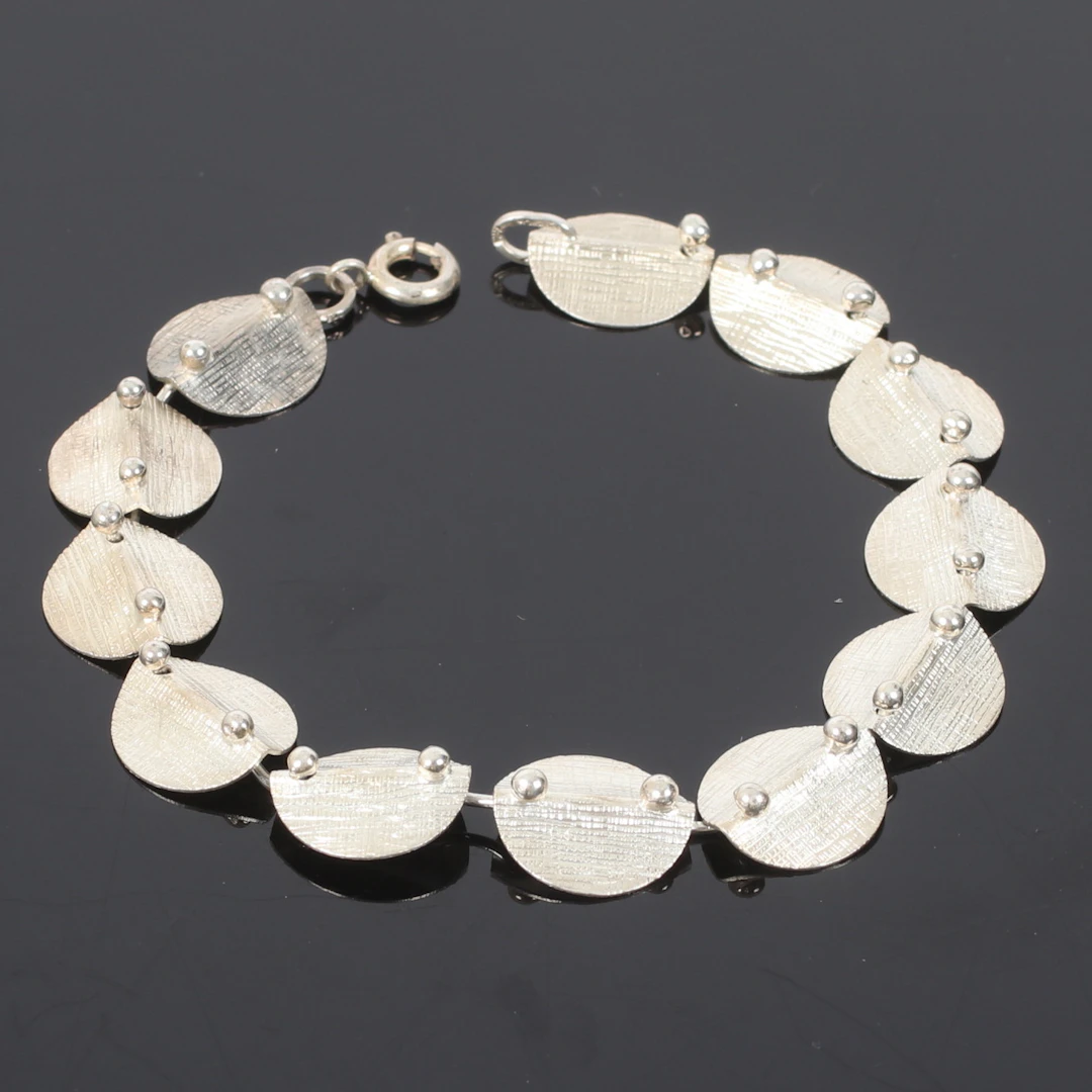 (2510-249) ARMBAND, Sterling silver, Finland. 1900-talets andra hälft.