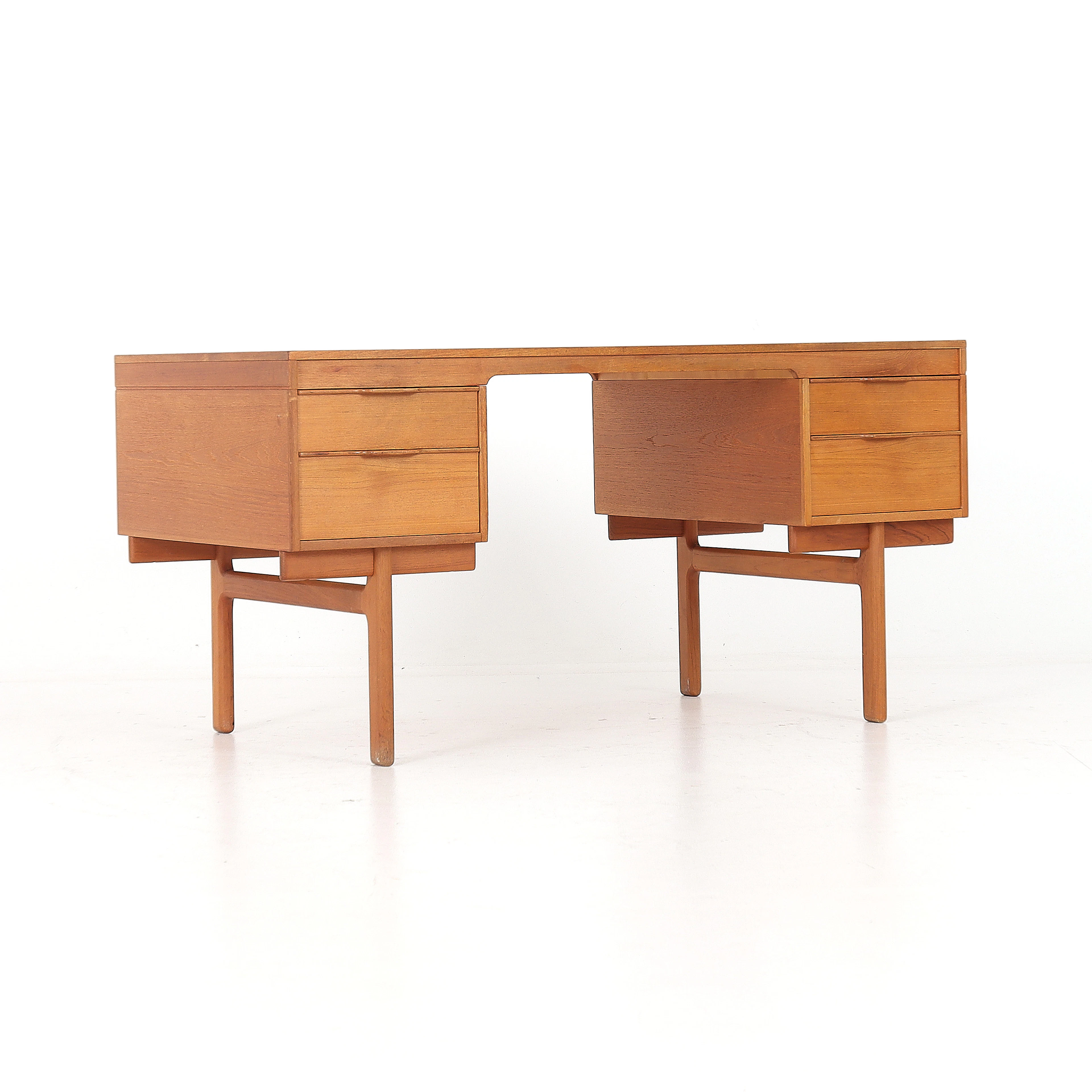 OTTO NIELSEN. Skrivbord, "Optica", teak, Ikea, 1967.