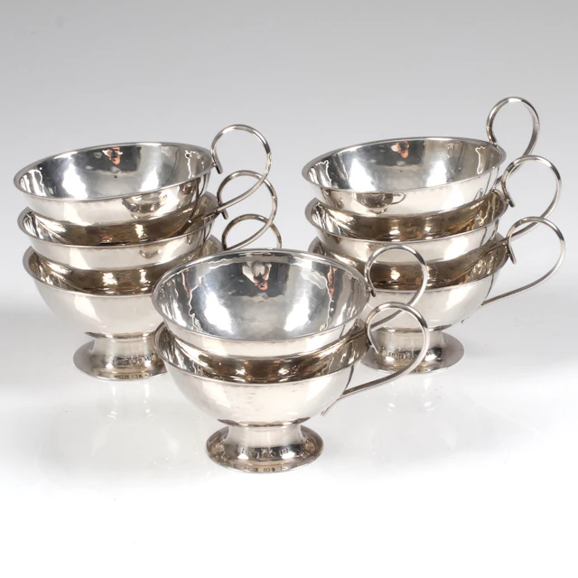 PUNCHMUGGAR 8 st, silver, bl.a. GAB, 1970-tal. Vikt 254 gram.