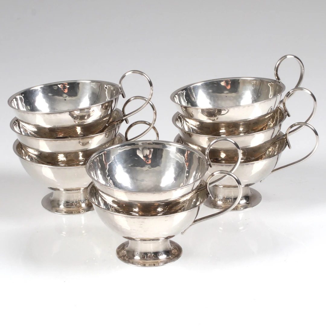 PUNCHMUGGAR 8 st, silver, bl.a. GAB, 1970-tal. Vikt 254 gram.
