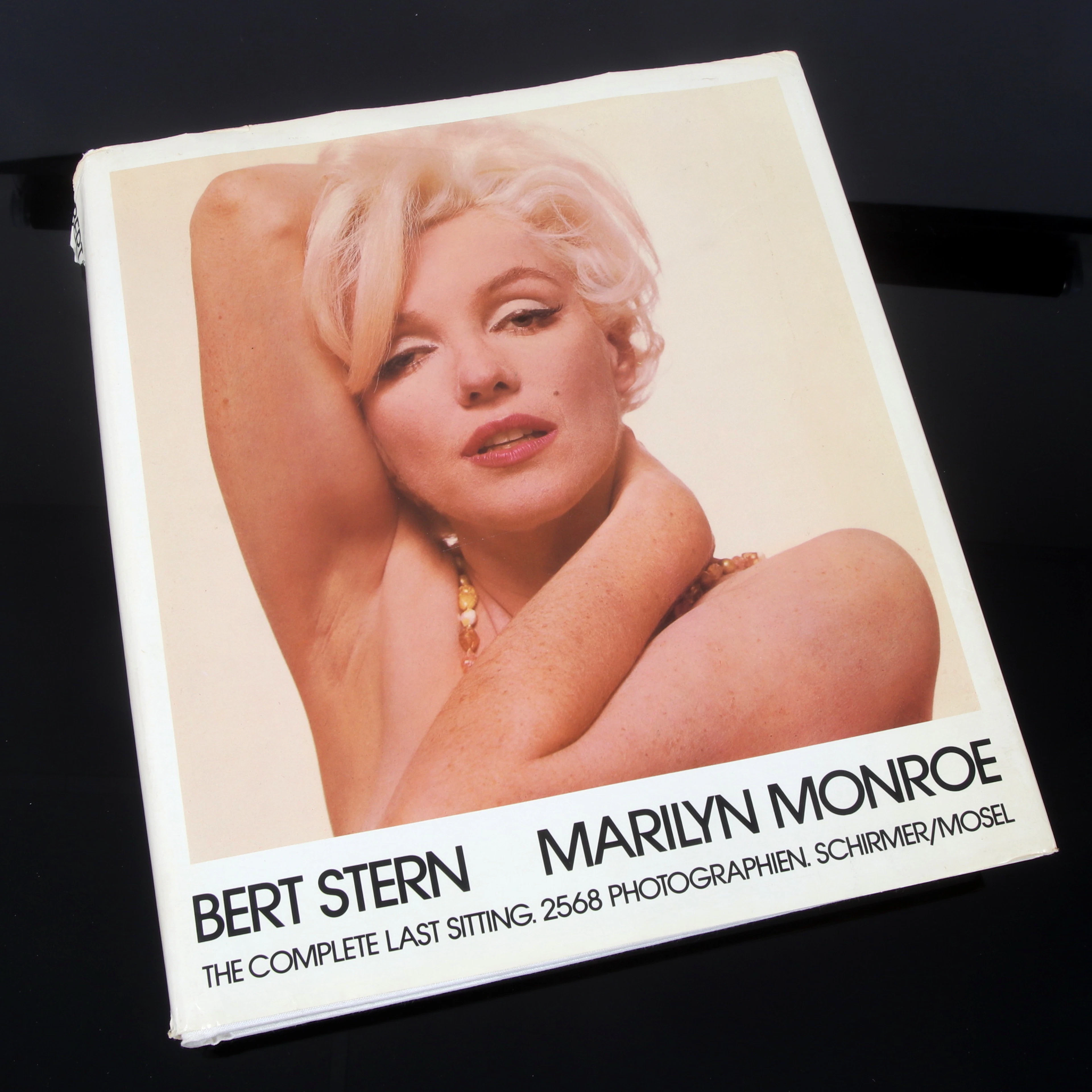 BERT STERN. Marilyn Monroe: The Complete Last Sitting. 2568 Photographien.