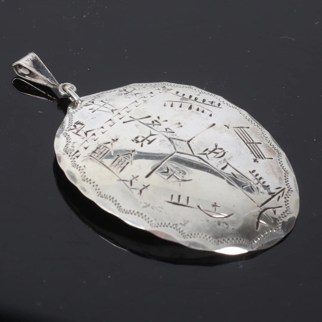 HÄNGSMYCKE, silver, ceremonitrumma, 1965.