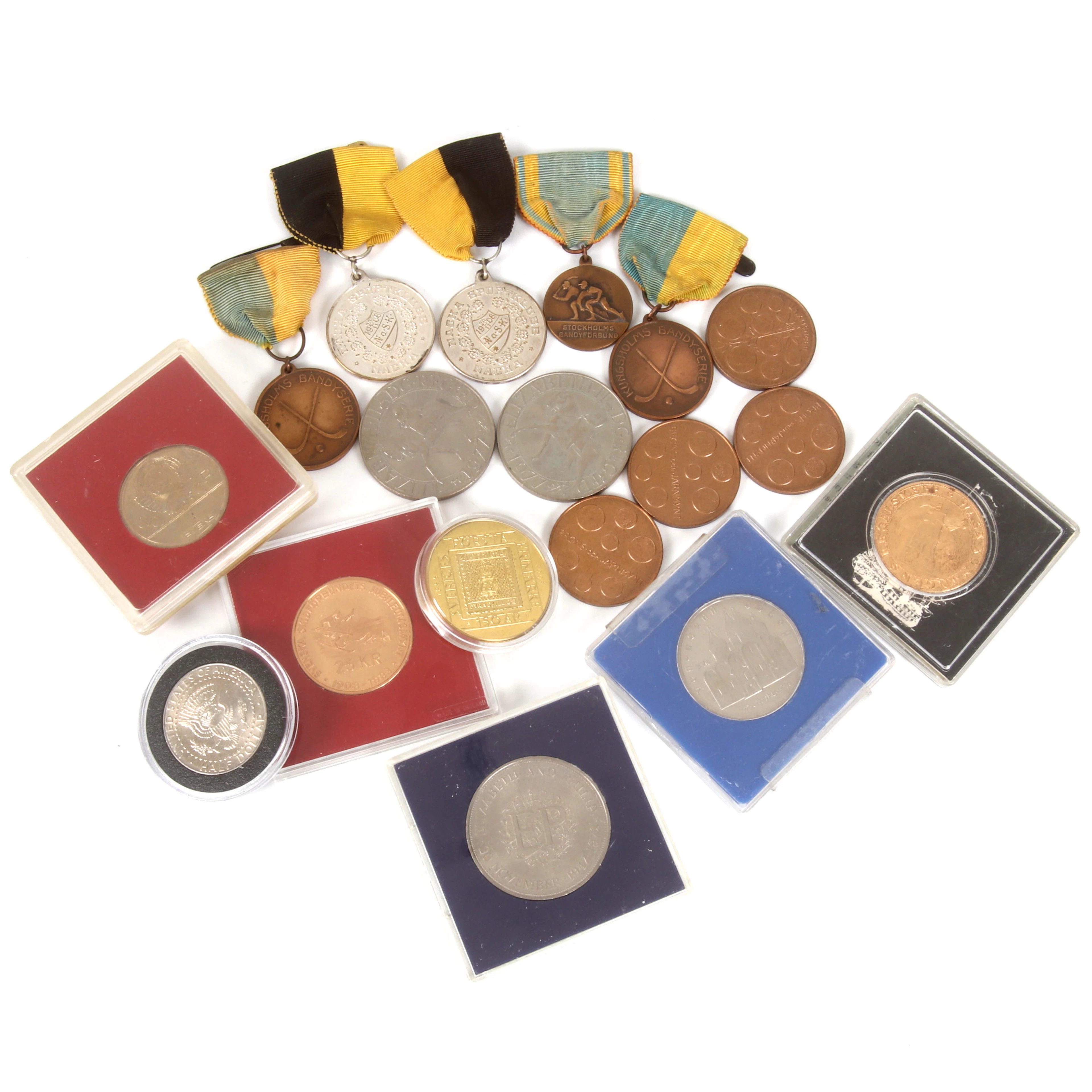 PARTI MYNT & MEDALJER, 18 st, bl.a. minnesmynt regalskeppet Vasa. 1900-tal.