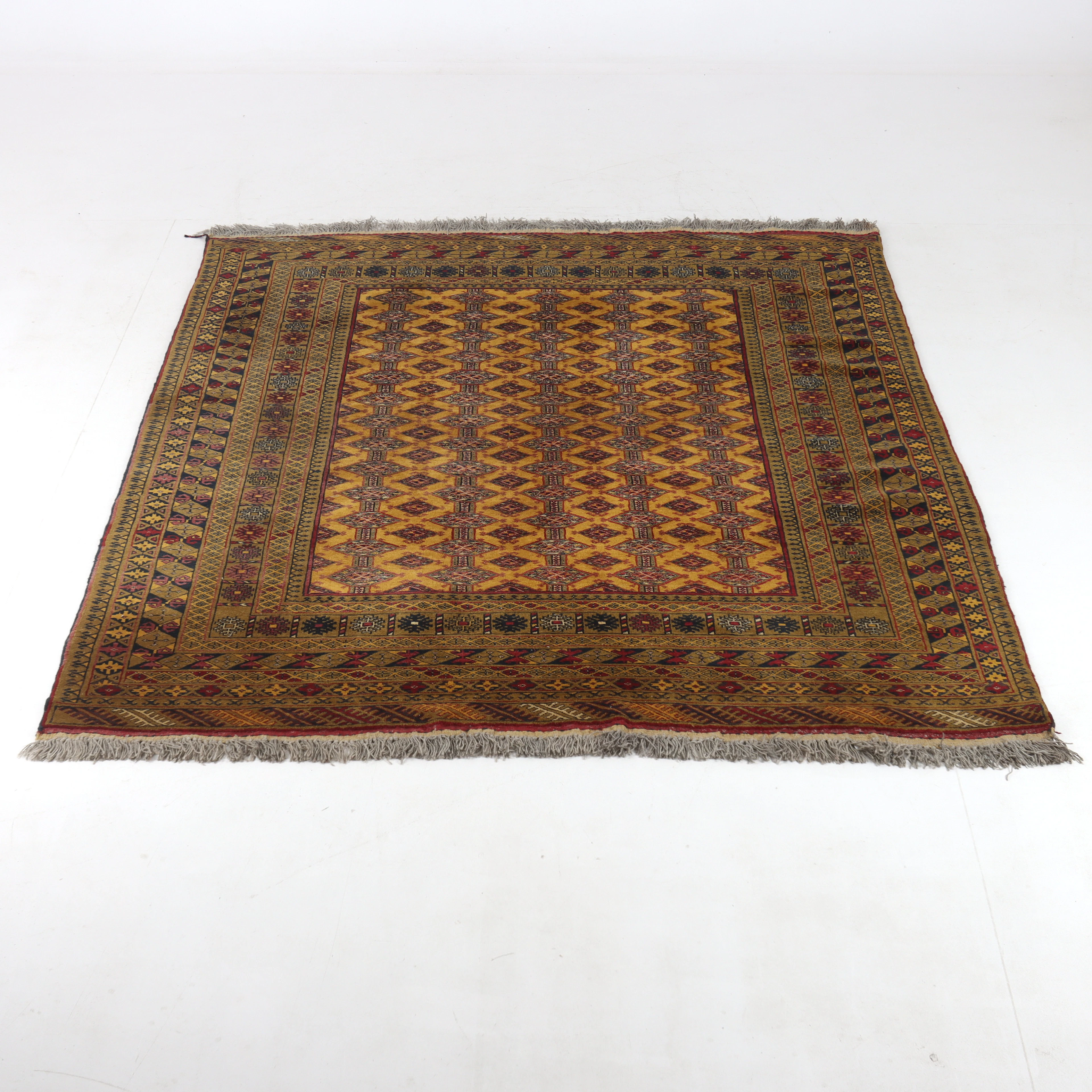 MATTA, orientalisk. Ca 203 x 264 cm.