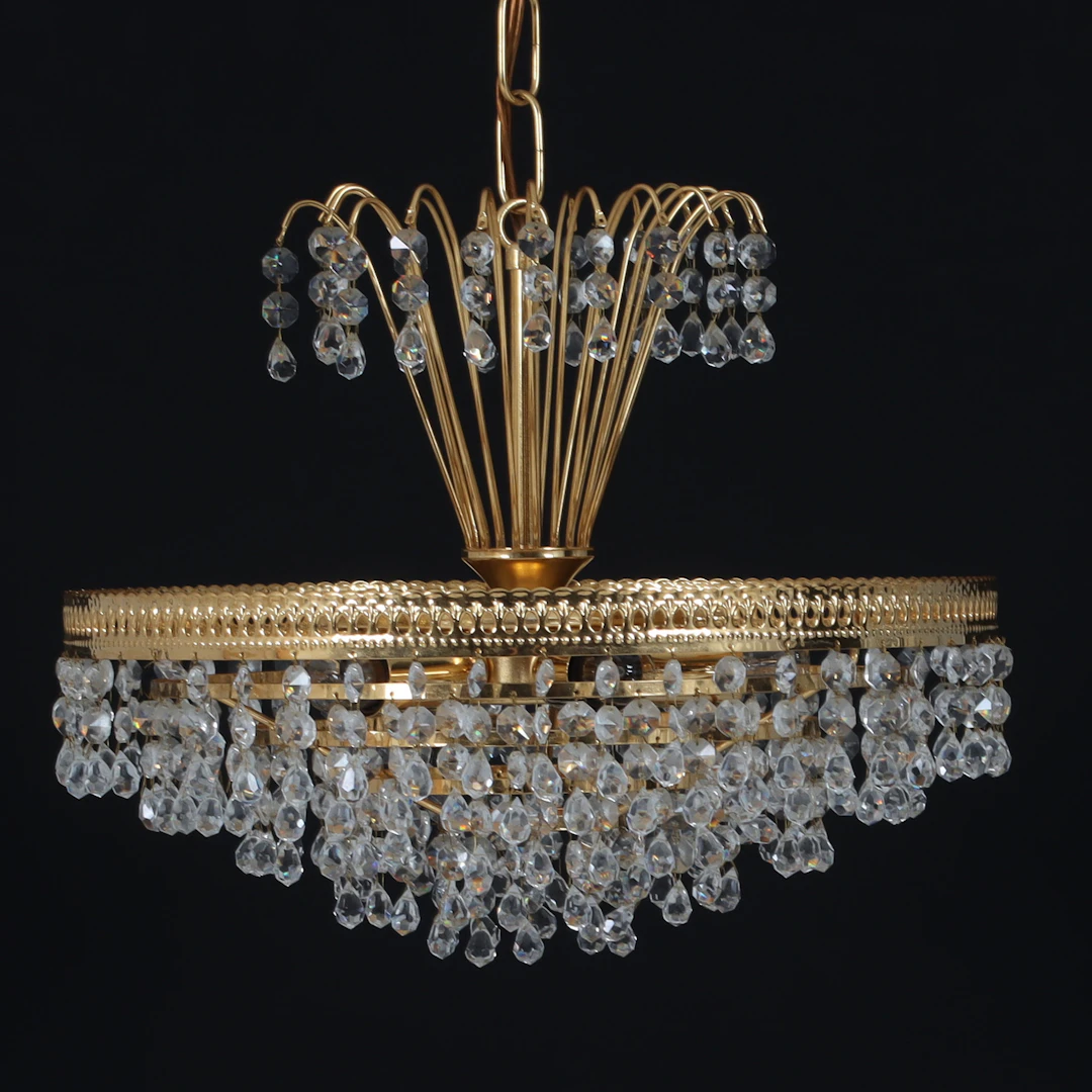 TAKLAMPA, metall, prismor, 1900-talets senare del.