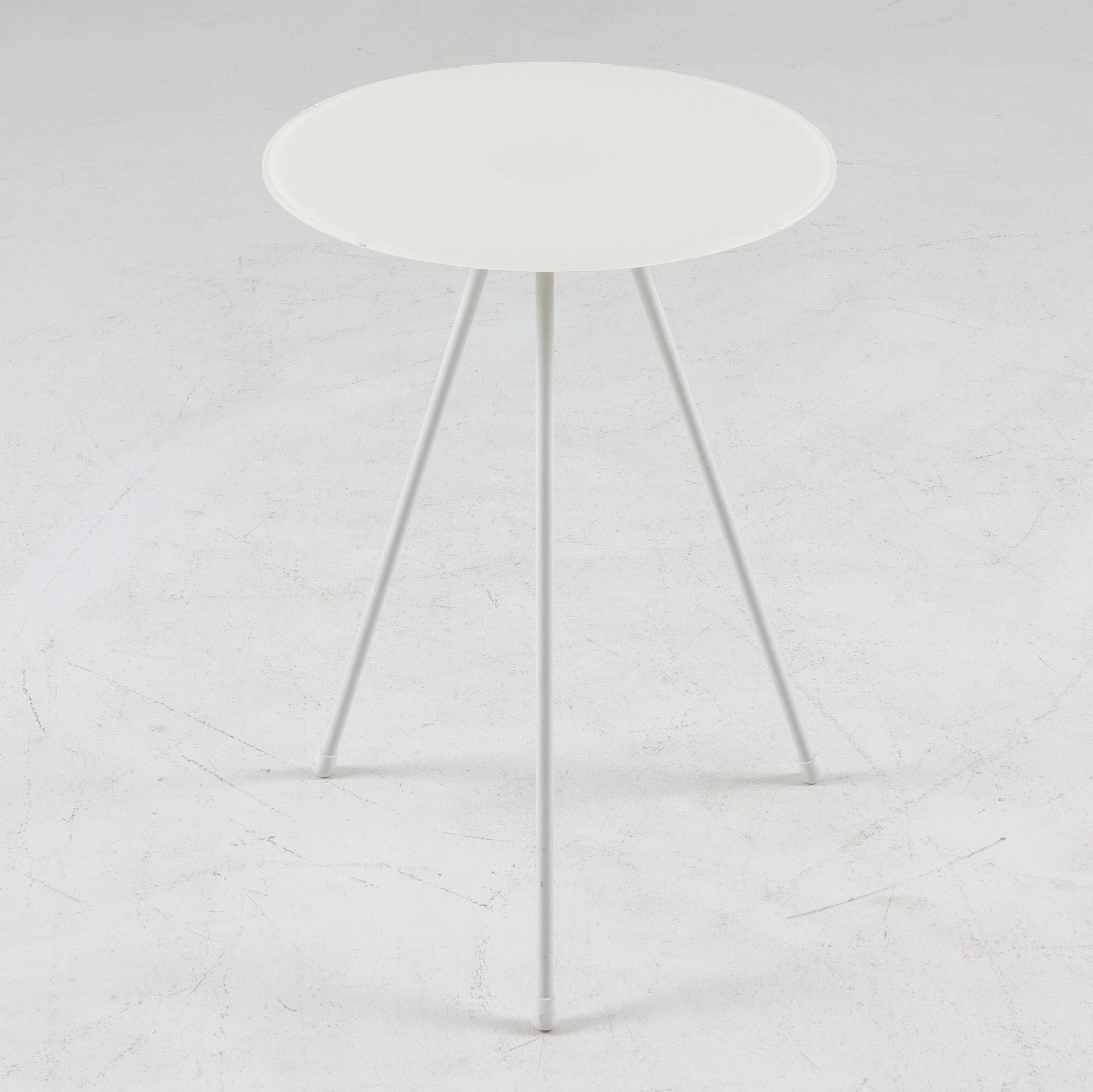 CLAESSON, KOIVISTO, RUNE. Sidobord, glas, metall, för Offecct, 2000-tal.