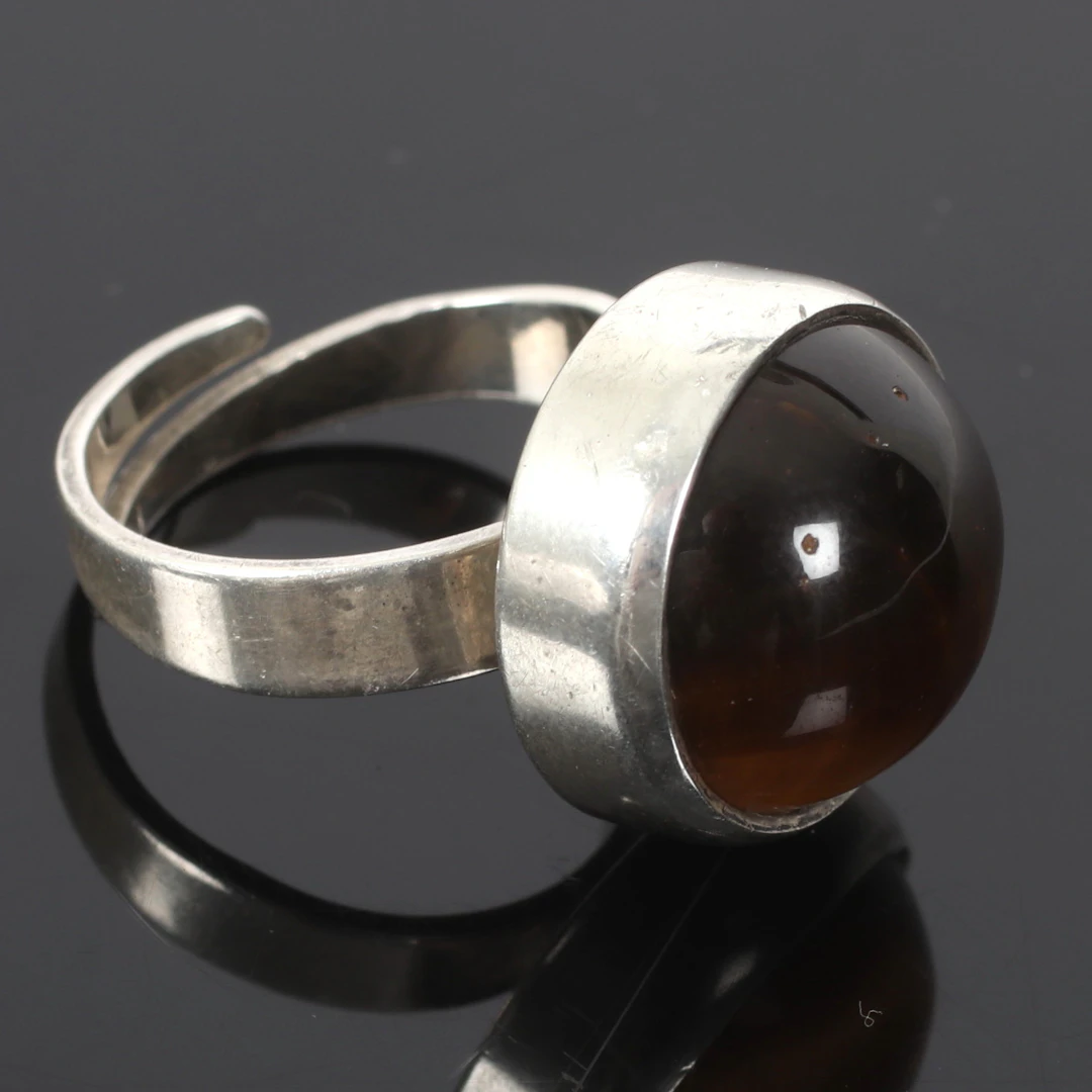 (2510-246) RING, Sterling silver, med tigeröga, Bengt Hallberg Guldsmeds