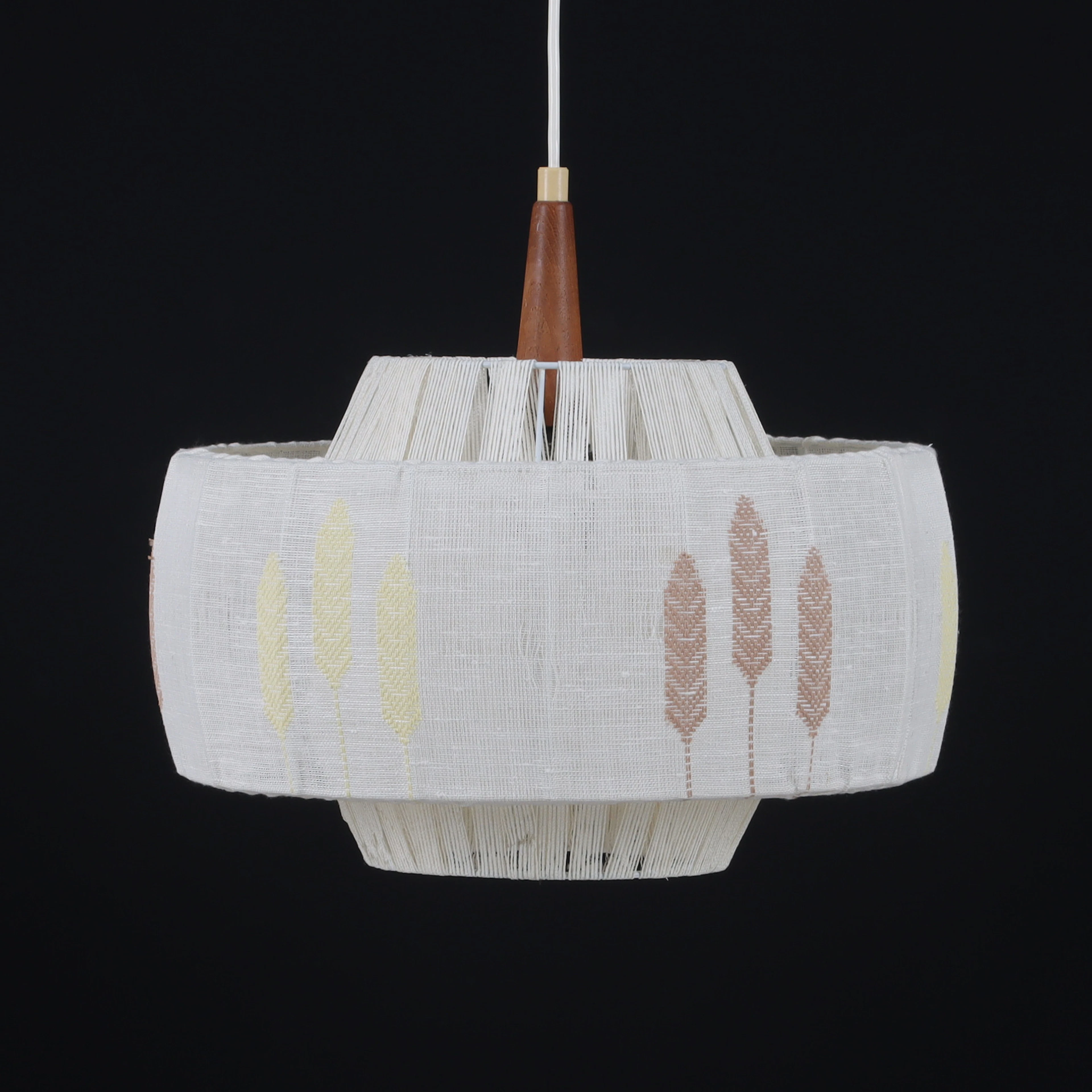 TAKLAMPA, tyg och teak, 1950/60-tal.