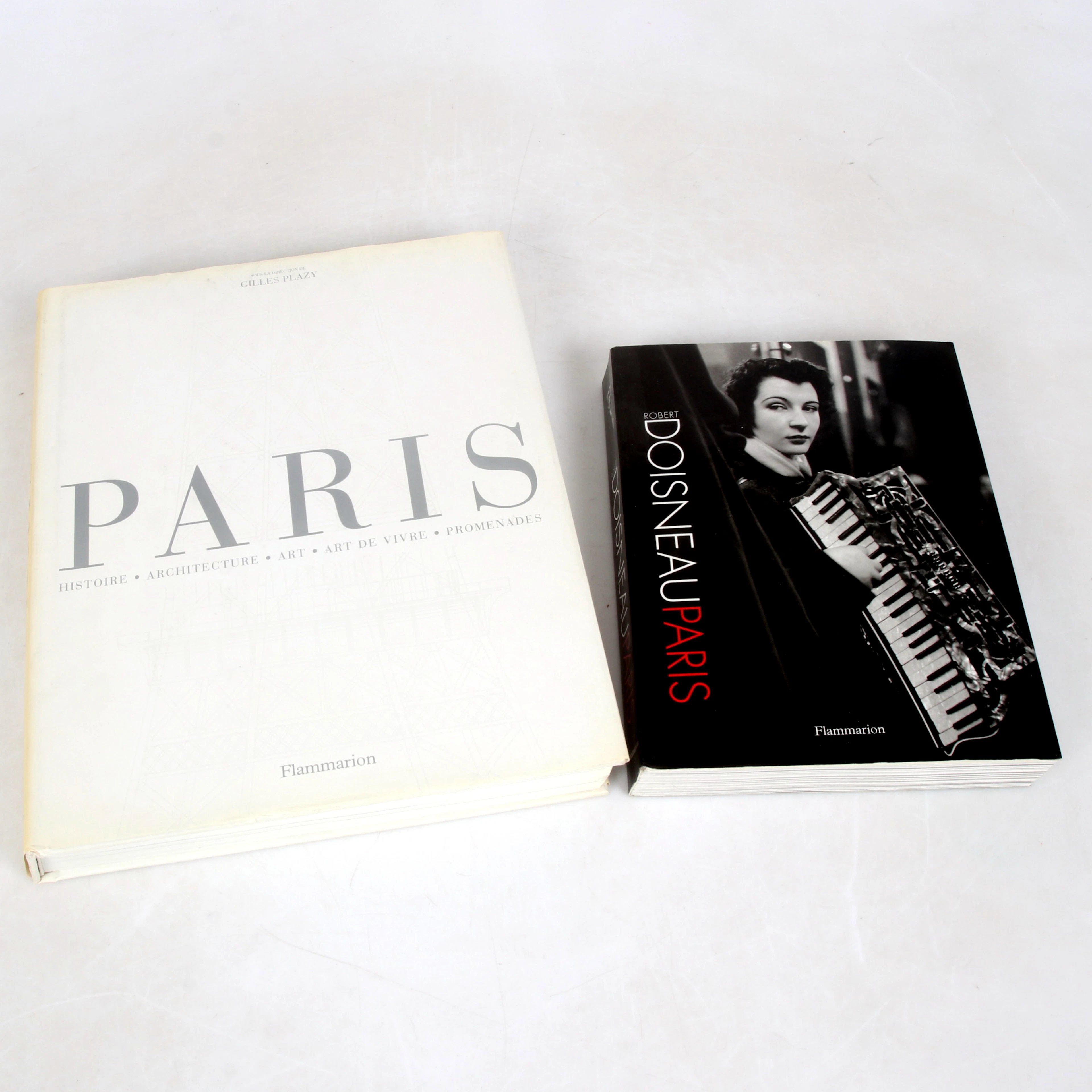 FOTOBÖCKER, 2 st, "Paris", Gilles Plazy. "Paris", Robert Doisneau. Flammarion.