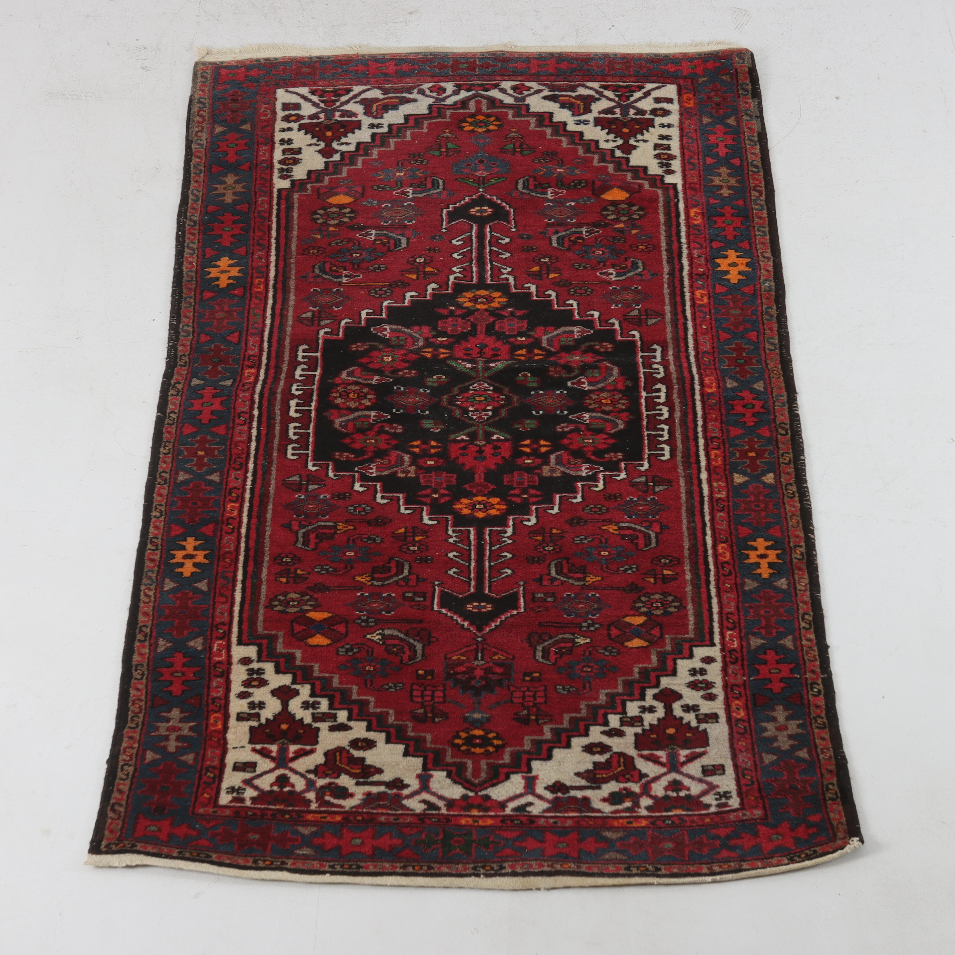 MATTA, Persien, 200 x 108 cm.