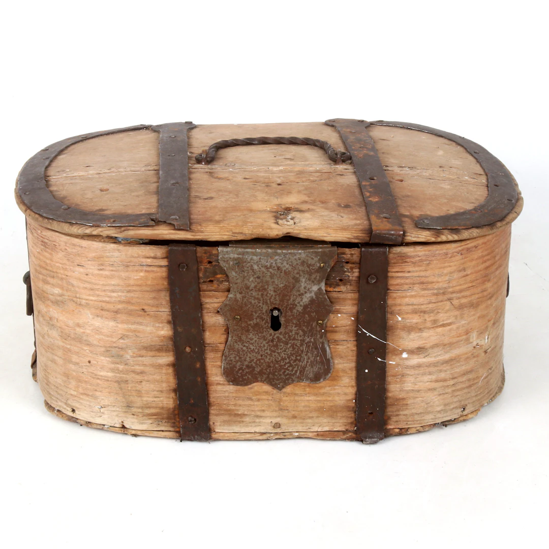 FORSKRIN, svepteknik med smides beslag, allmoge, 1800-tal.