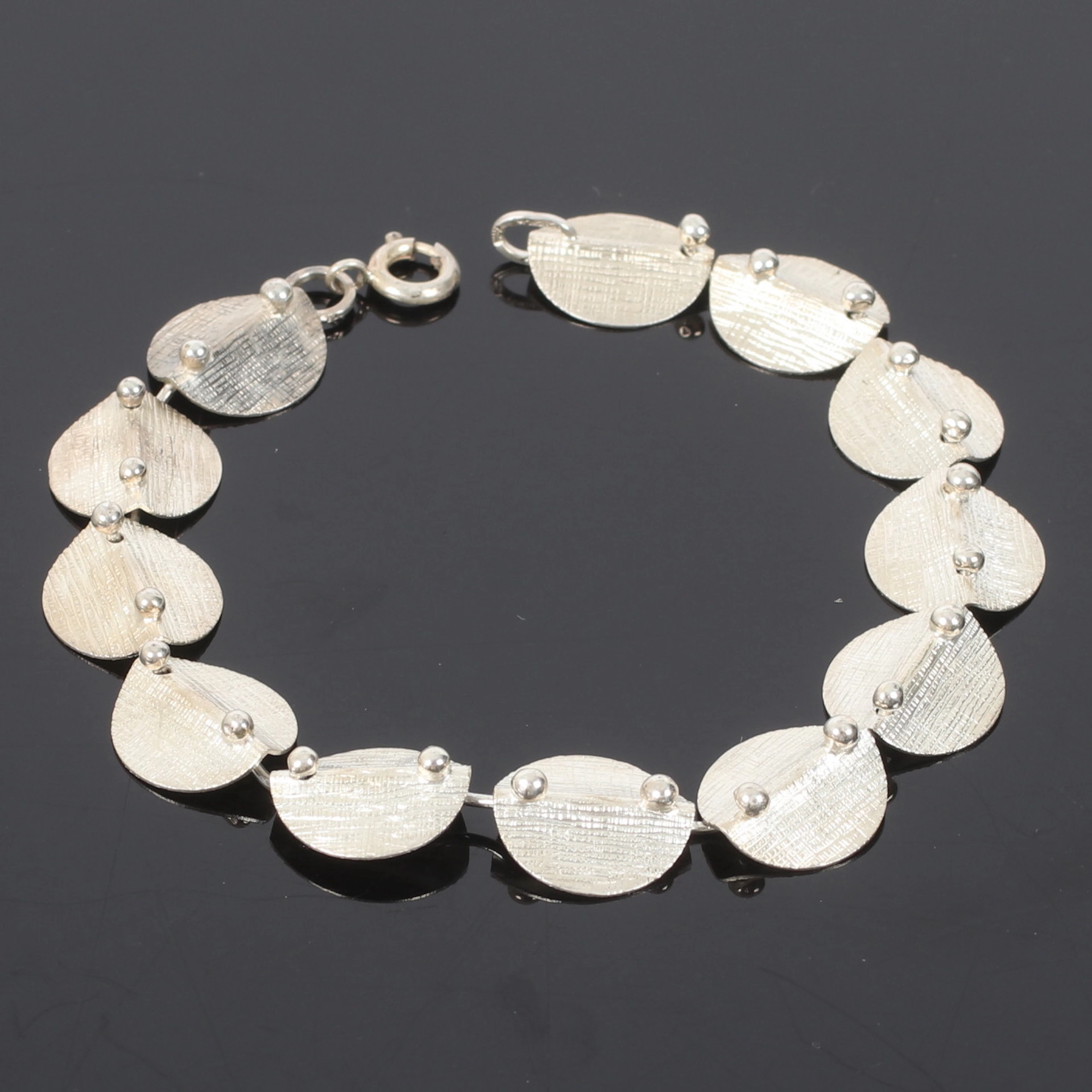 (2510-249) ARMBAND, Sterling silver, Finland. 1900-talets andra hälft.