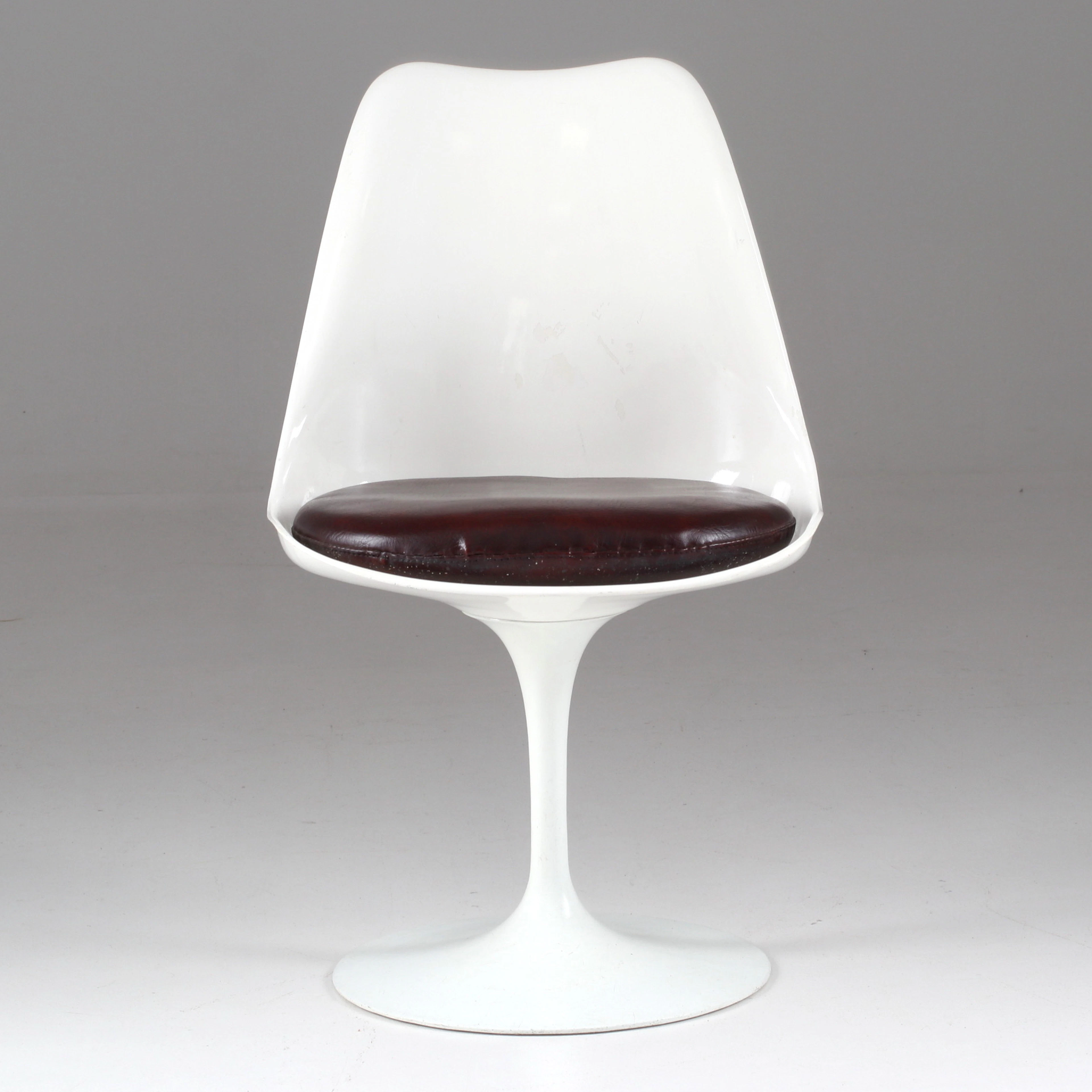 EERO SAARINEN. Stol, fiberglas och aluminium, "Tulip Chair", 1900-talets