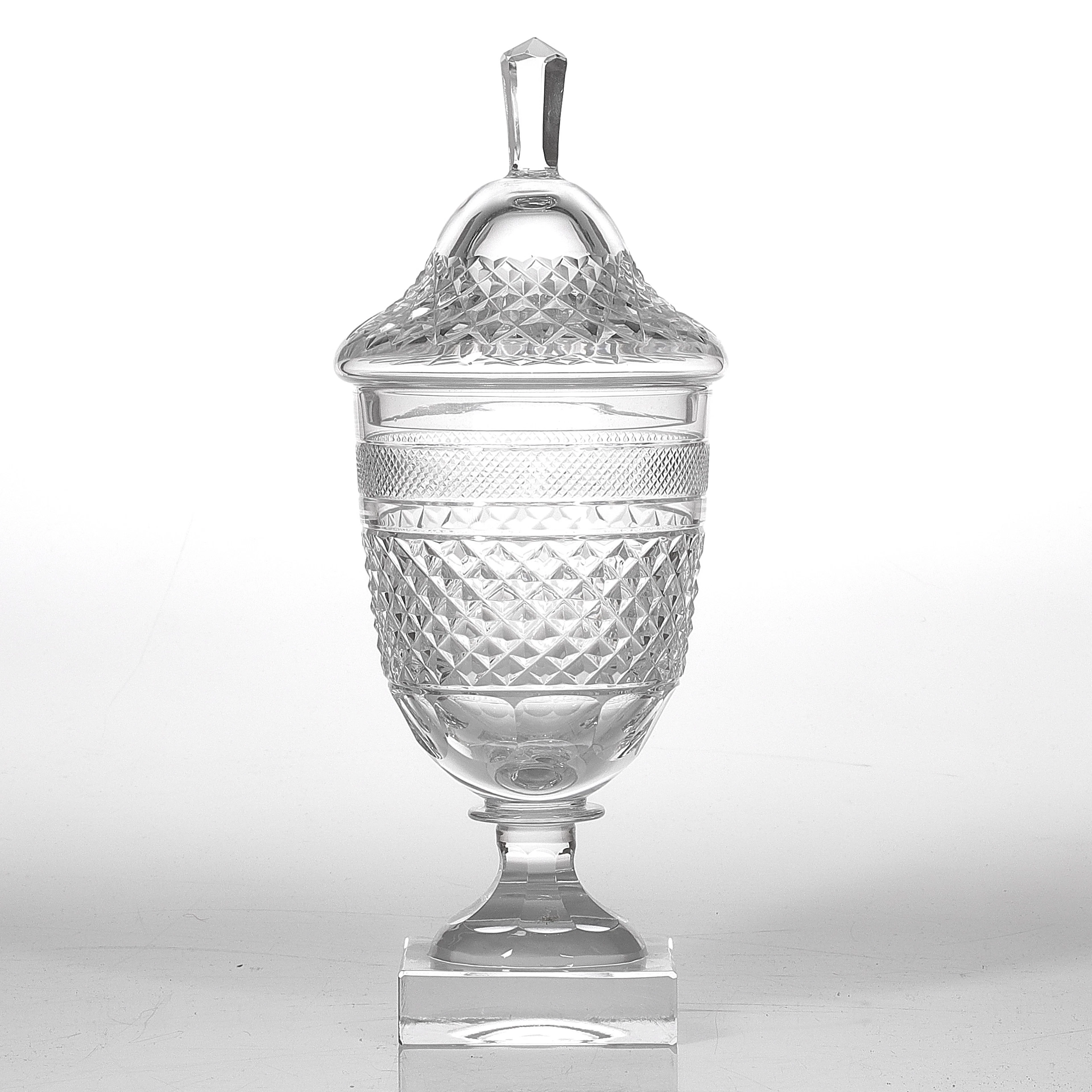 ELIS BERGH. Lockpokal, "Kent", glas, Kosta.