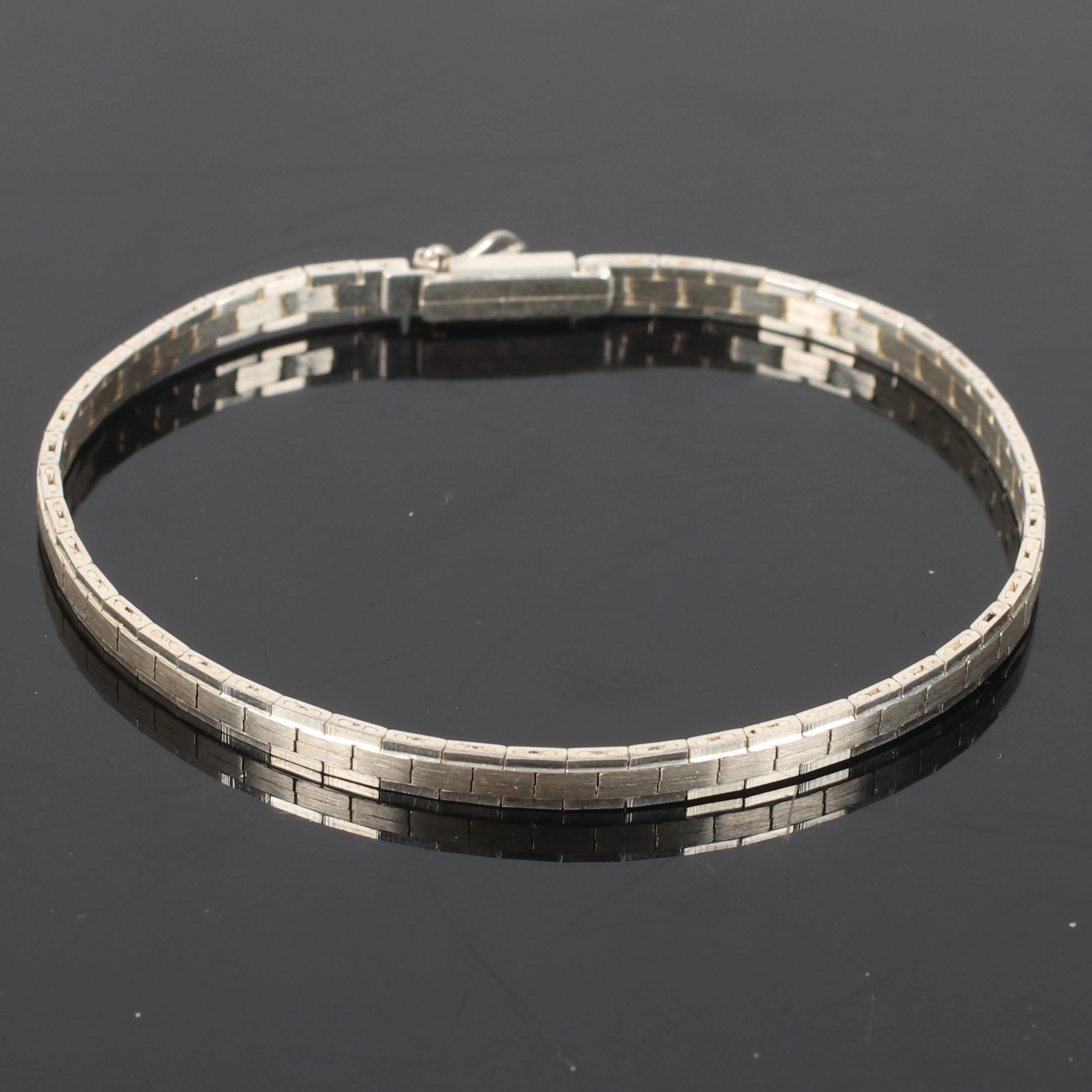 (2510-251) ARMBAND, silver, 1900-tal.