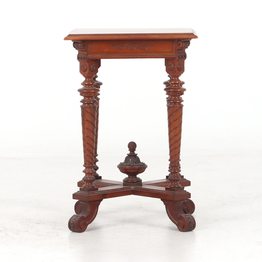 LAMPBORD, nyrenässans, 1800-talets slut.