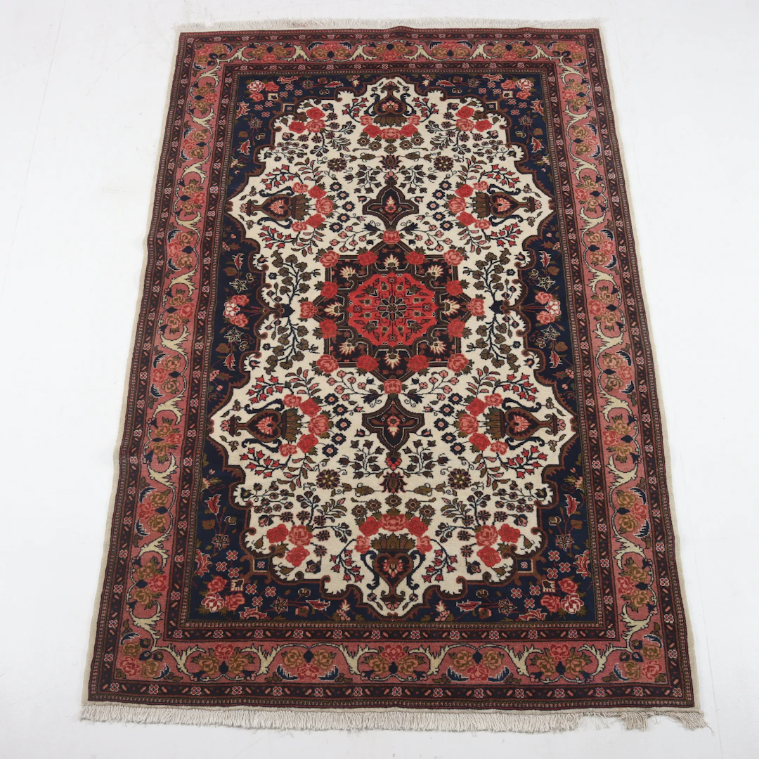 MATTA, Songhor, ca 234x154 cm.