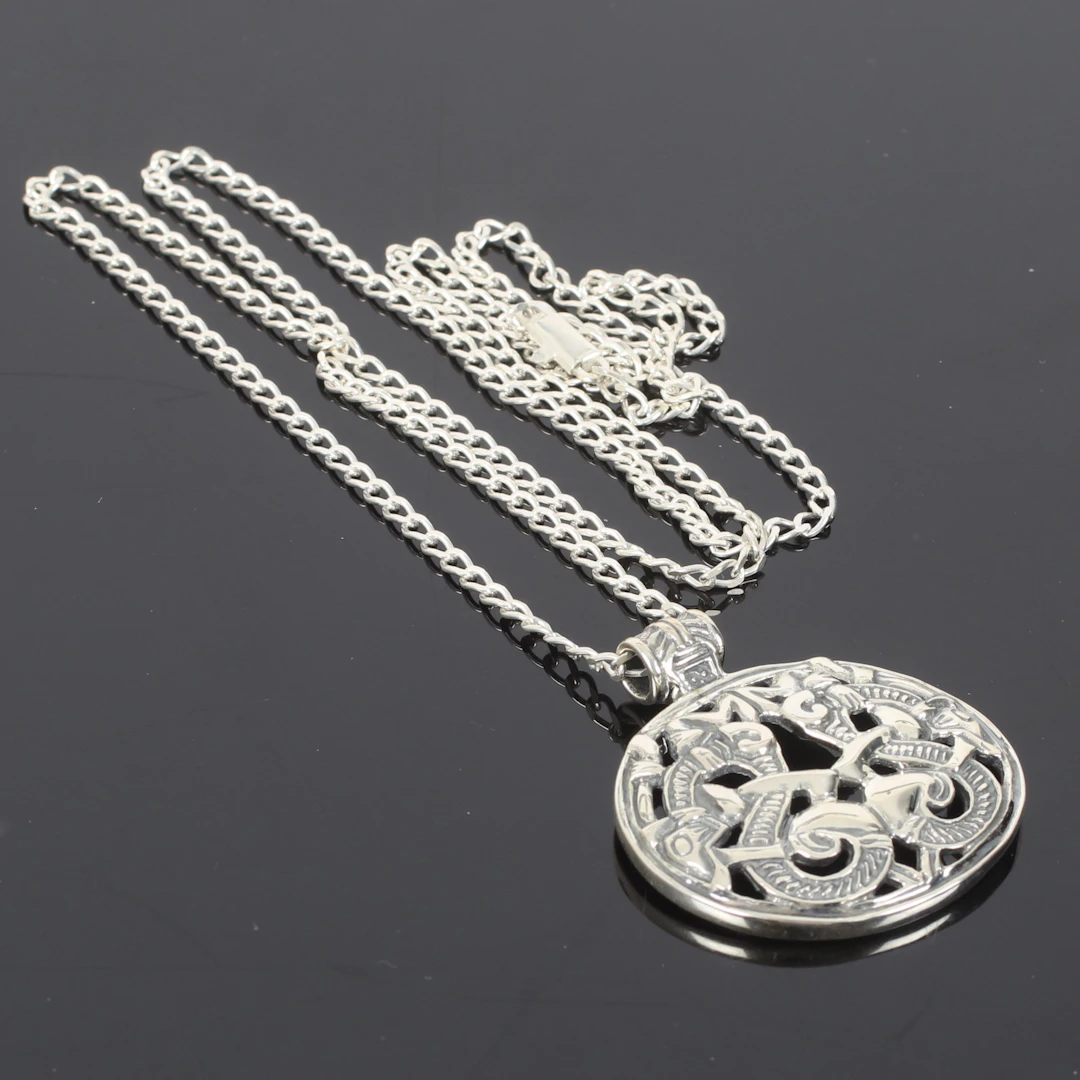 (2510-244) HÄNGE, Sterling silver, fornnordisk design, Guld Carlsen. 1900-tal.