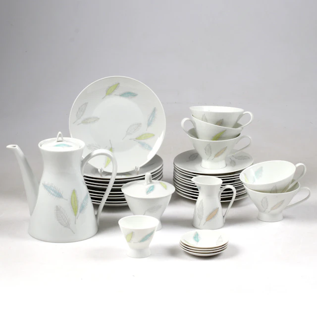 KAFFESERVIS, 33 delar, porslin, "Blad", Raymond Loewy, Rosenthal, Tyskland.