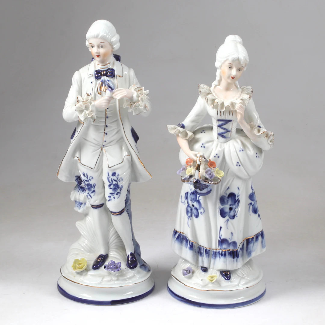 FIGURINER ett par, porslin, 1900-tal.