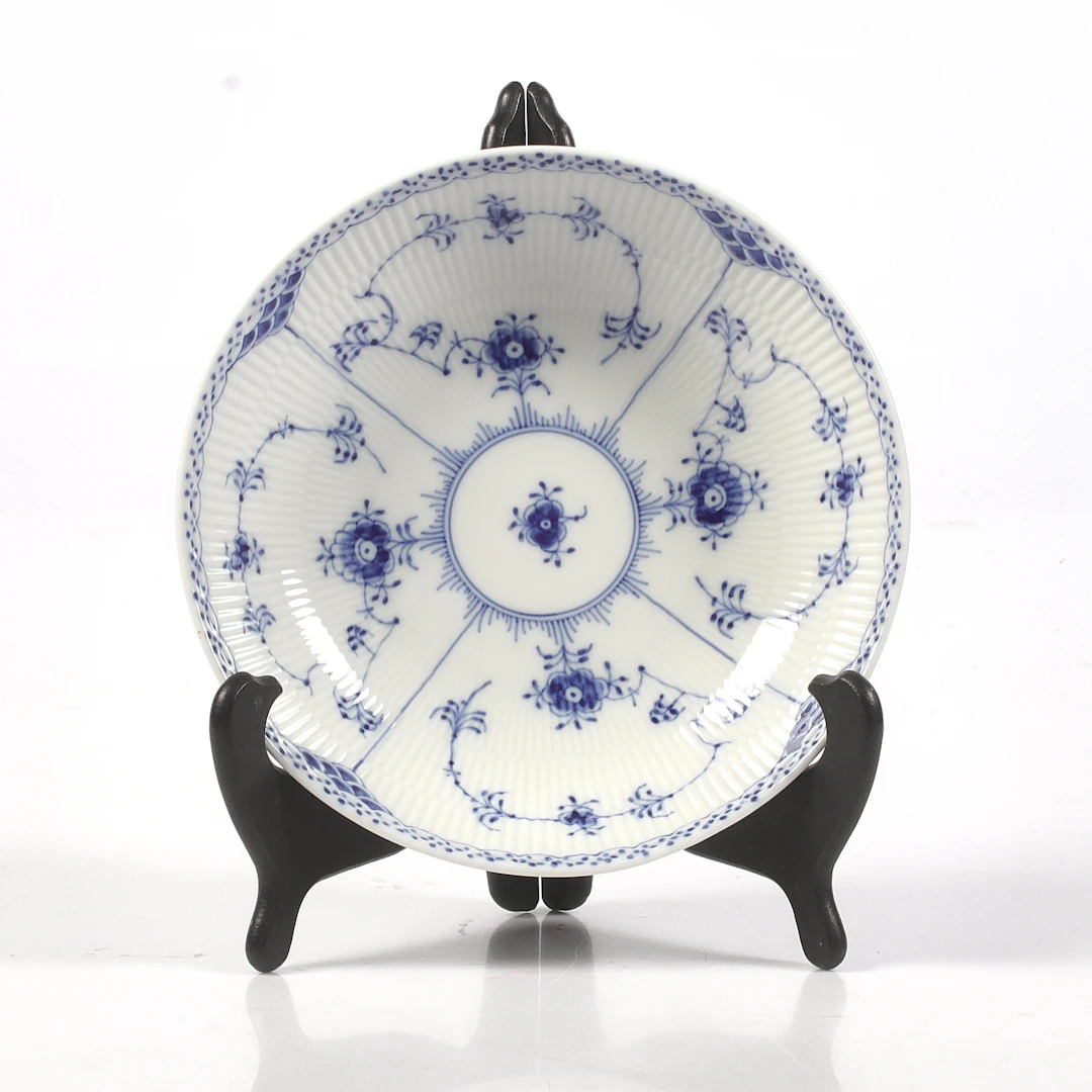 SKÅL, porslin, nr1/512, "Musselmalet", Royal Copenhagen, Danmark.