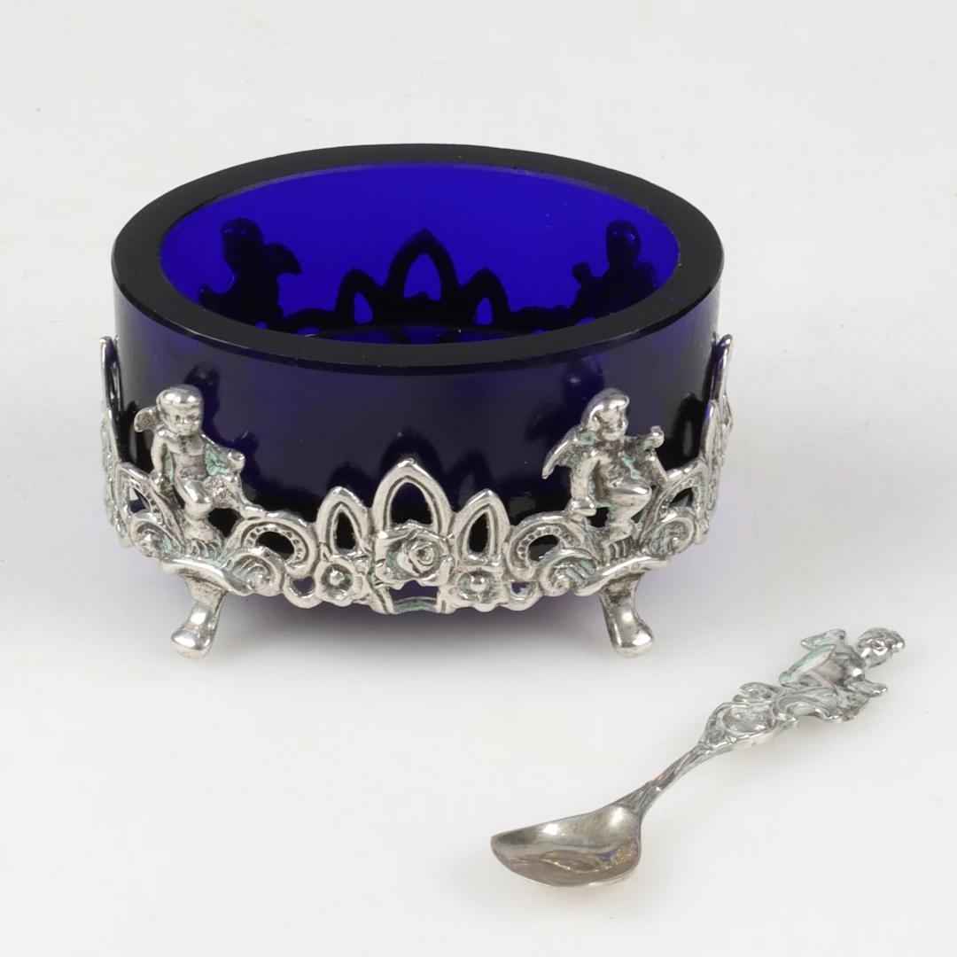SALTKAR, silver och glas, 1900-tal.