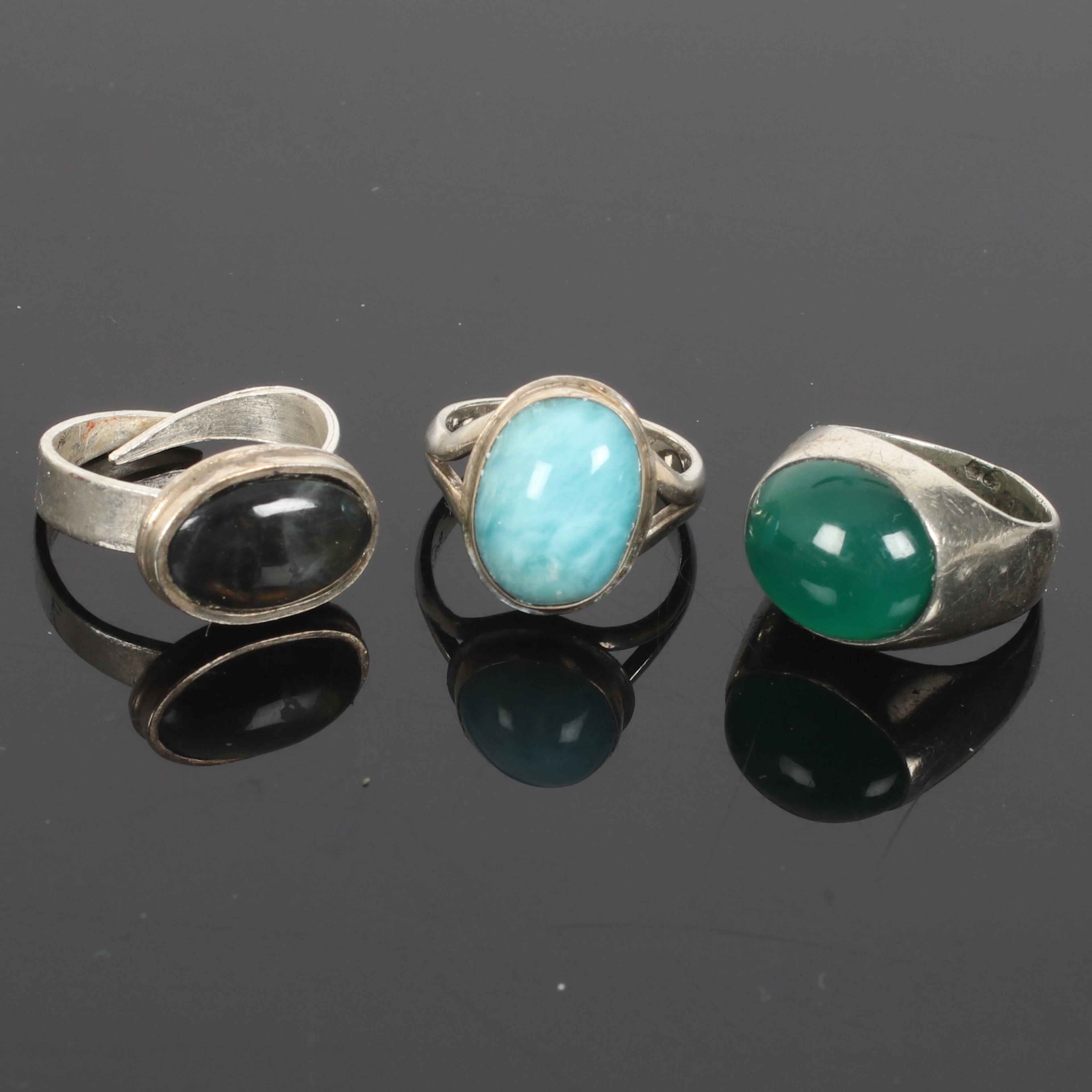 RINGAR, 3 st. med bl.a. Larimar och Labradorit. 19/2000-tal.