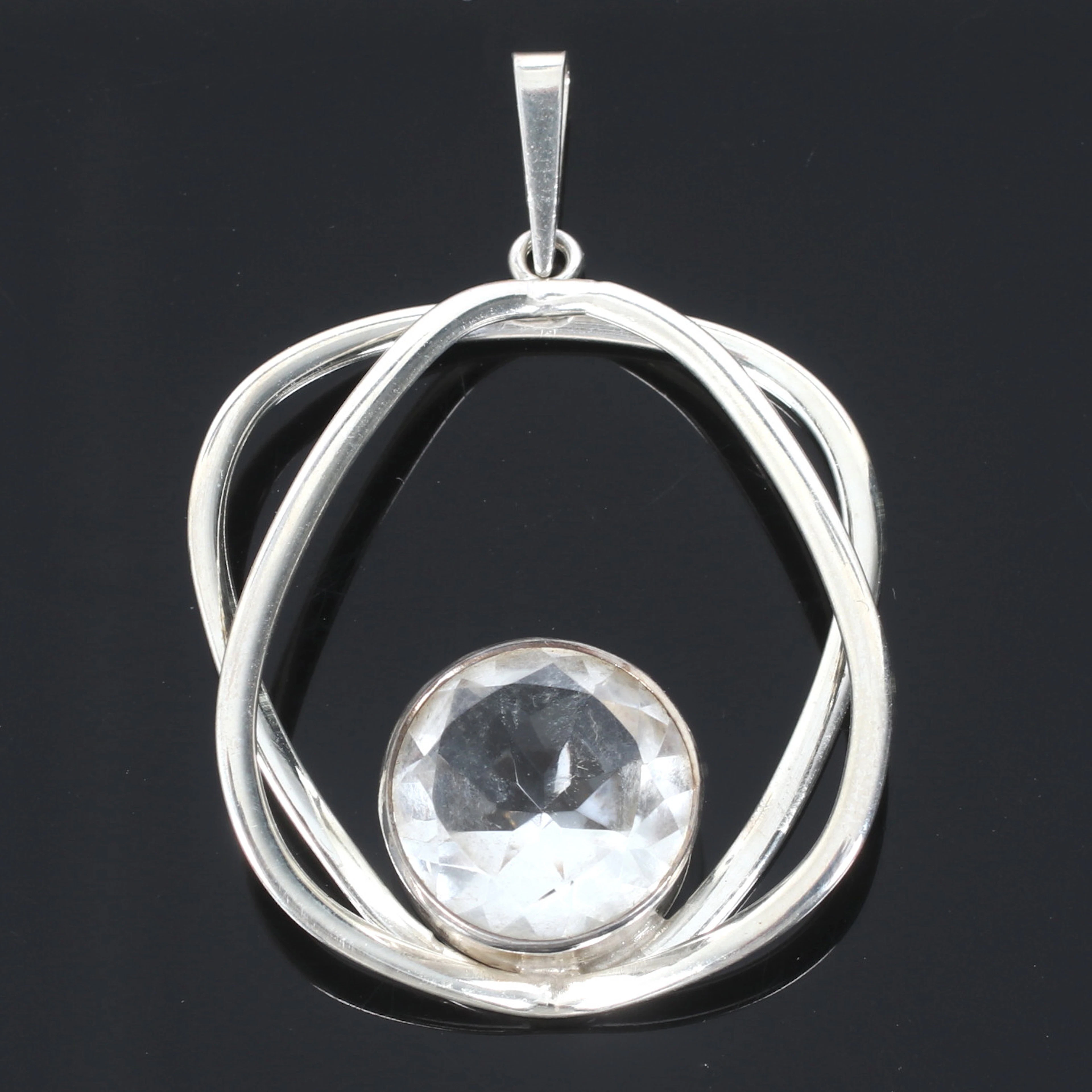 (2610-206) HÄNGE, silver, med bergskristall, Arvo Saarela, Enköping. 1973.