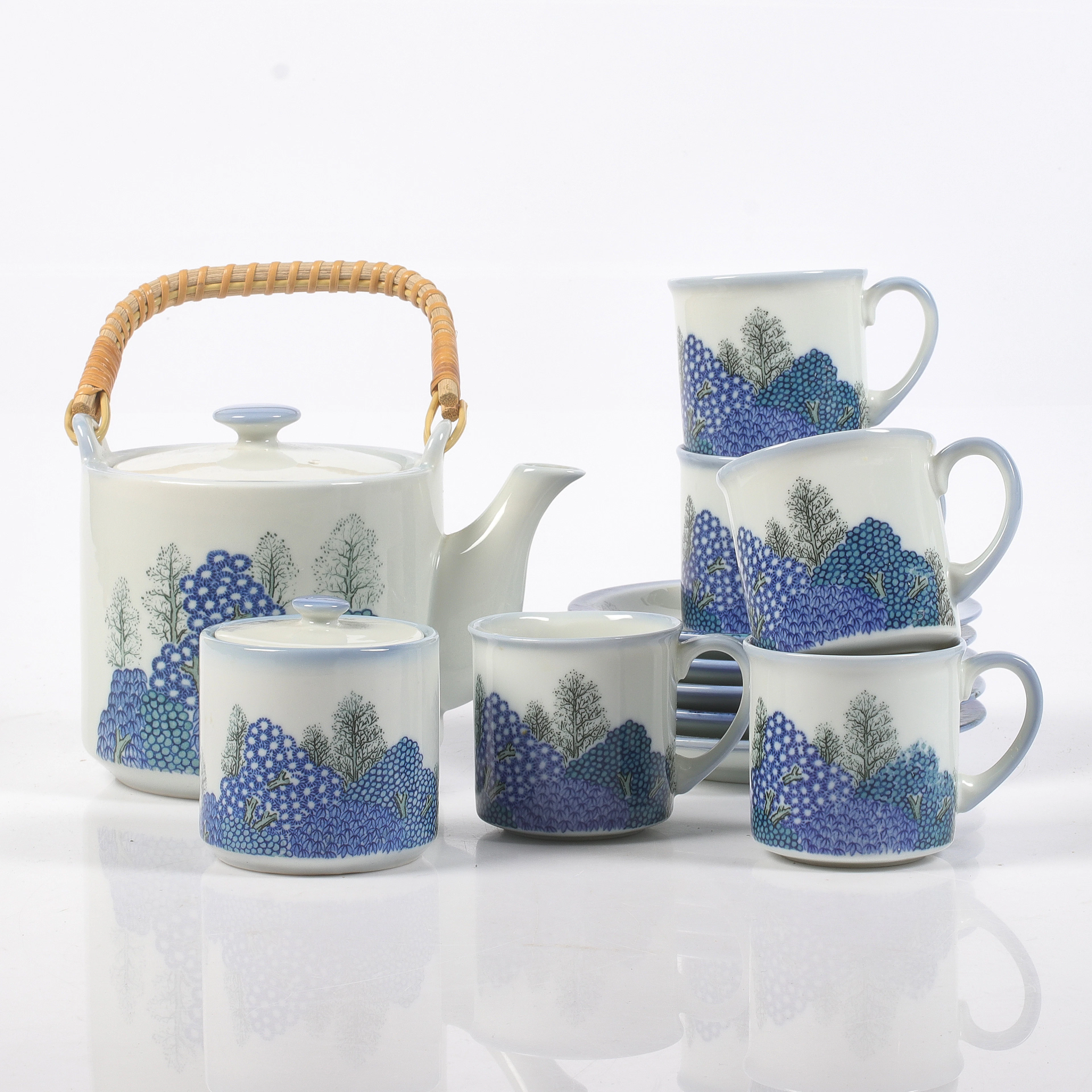 KAFFESERVIS, 12 delar fältspatporslin, 1900-talets andra hälft.