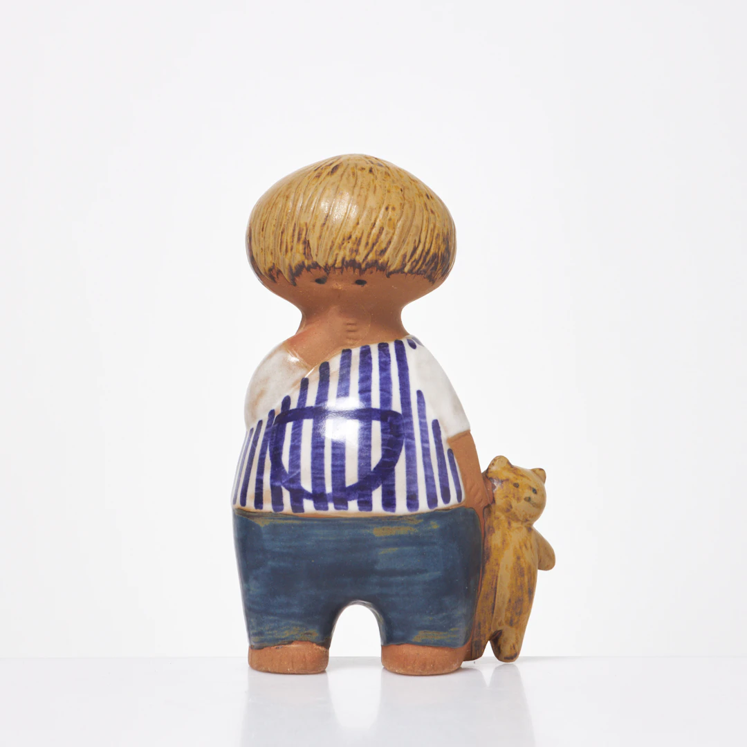 LISA LARSON. Figurin, "Malin", delvis glaserat stengods, undertill