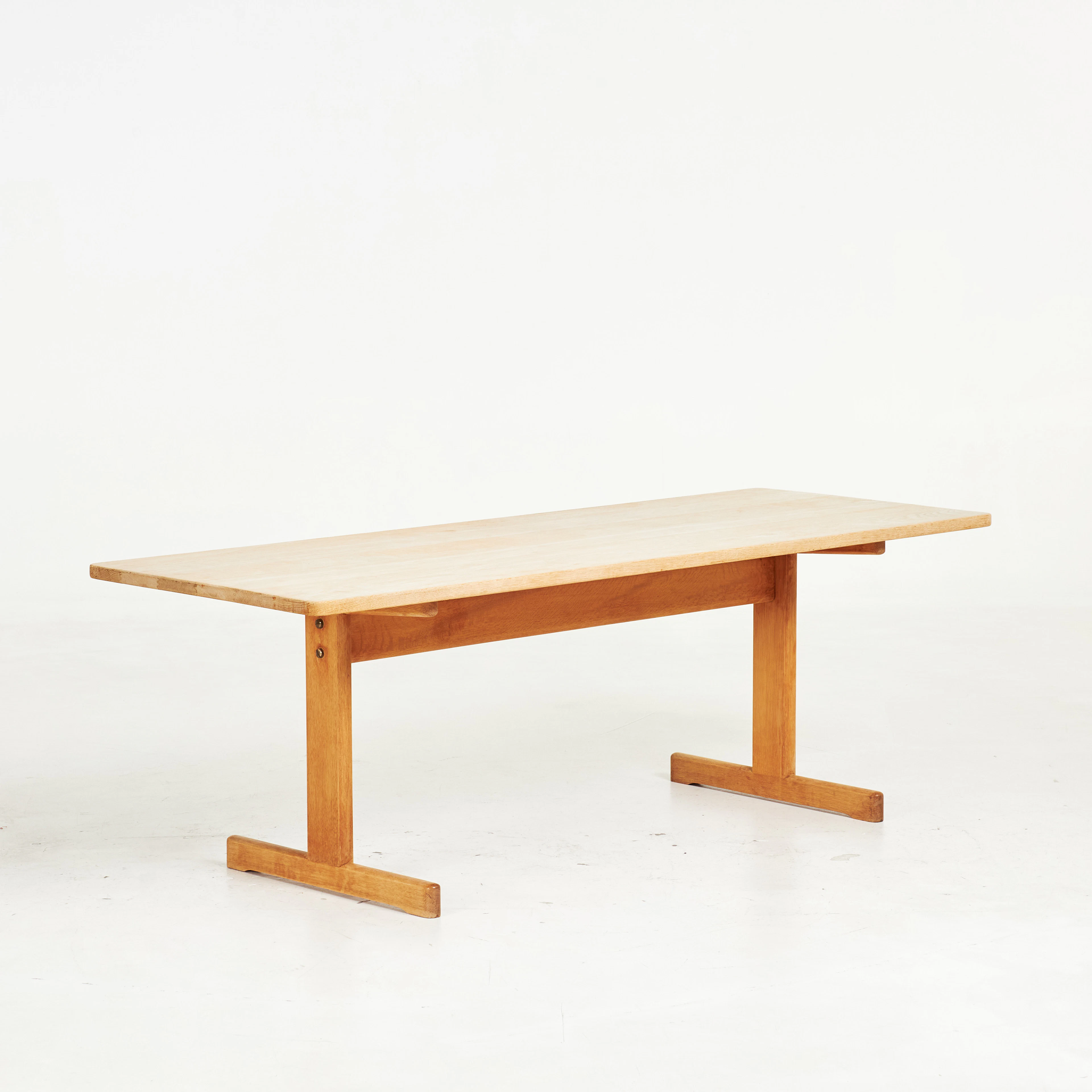 BØRGE MOGENSEN. SOFFBORD, s.k. "Shaker" modell 269, soffbord i massiv