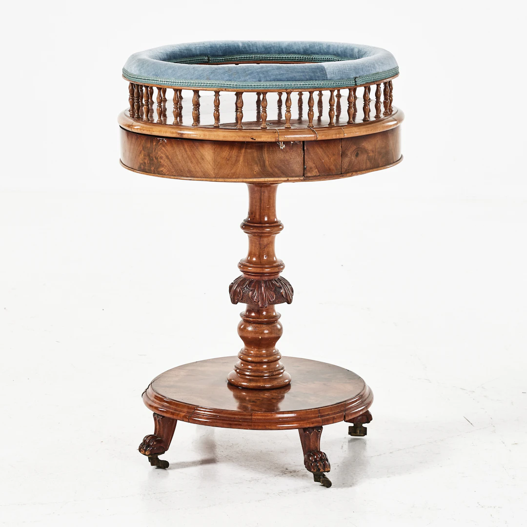 SYBORD/SYBARON, fanerat med mahogny och pyramidmahogny, 1800-talets