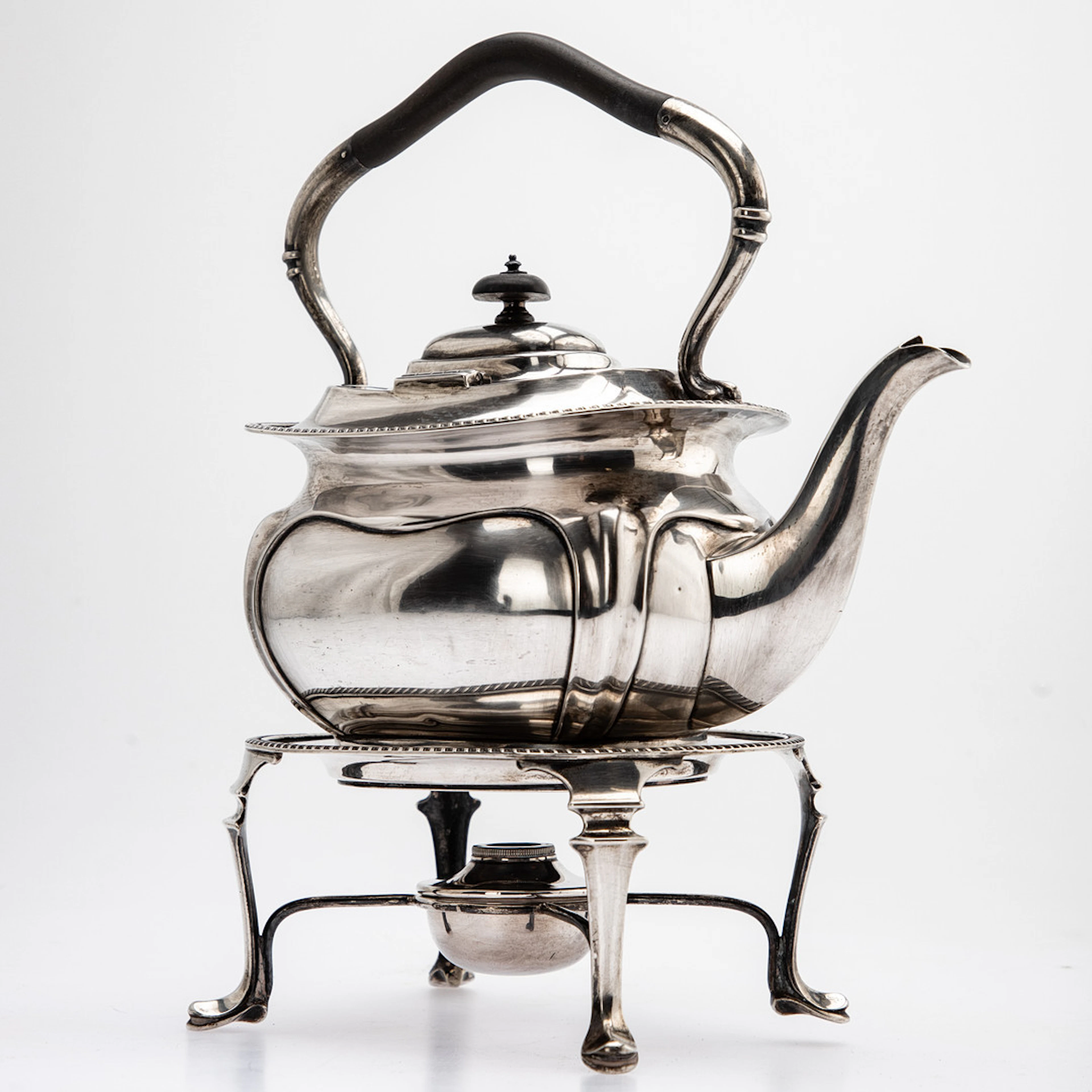Teekanne auf Rechaud, Sterling Silber, London, 1932.