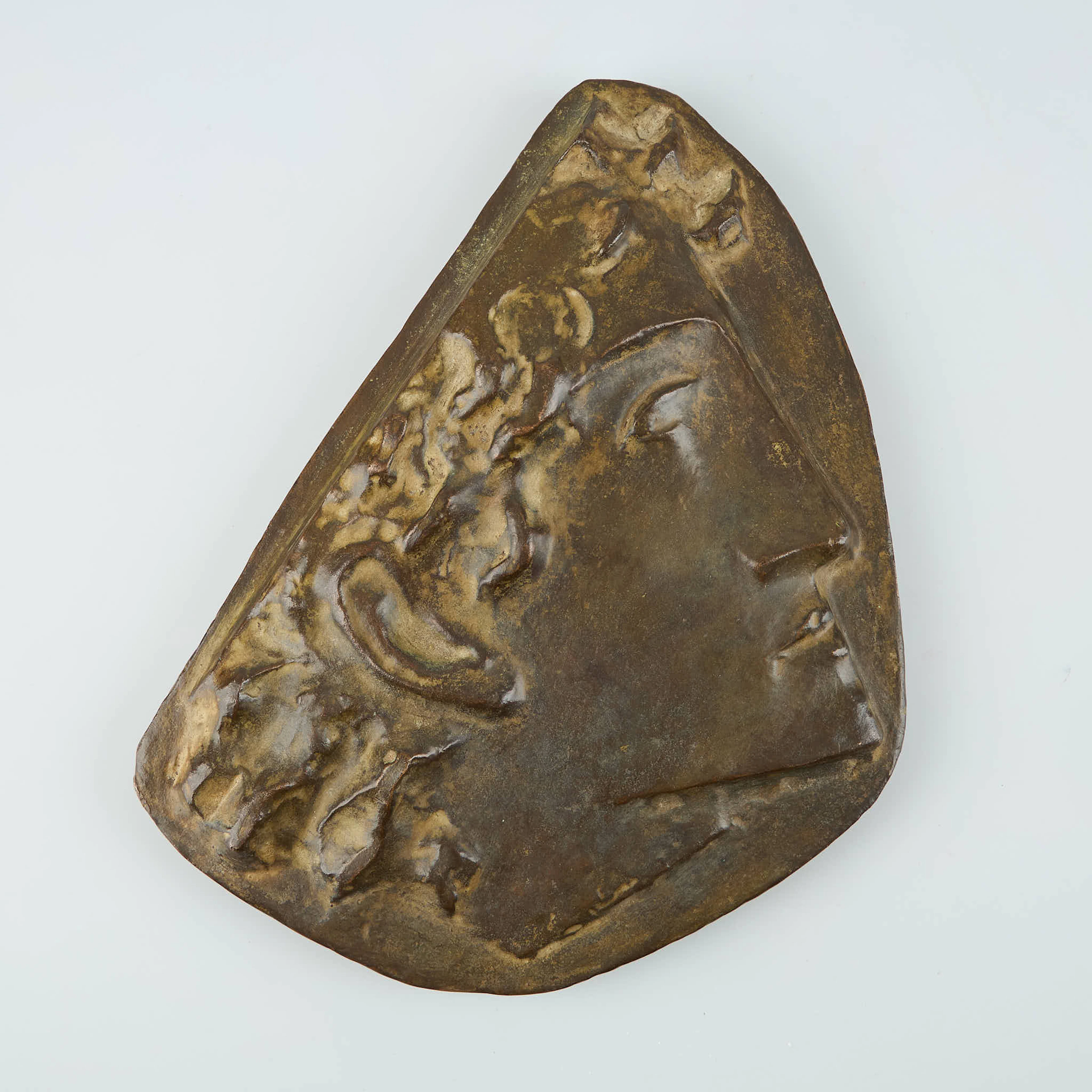 WÄINÖ AALTONEN. RELIEF, Kvinnoprofil, brons.