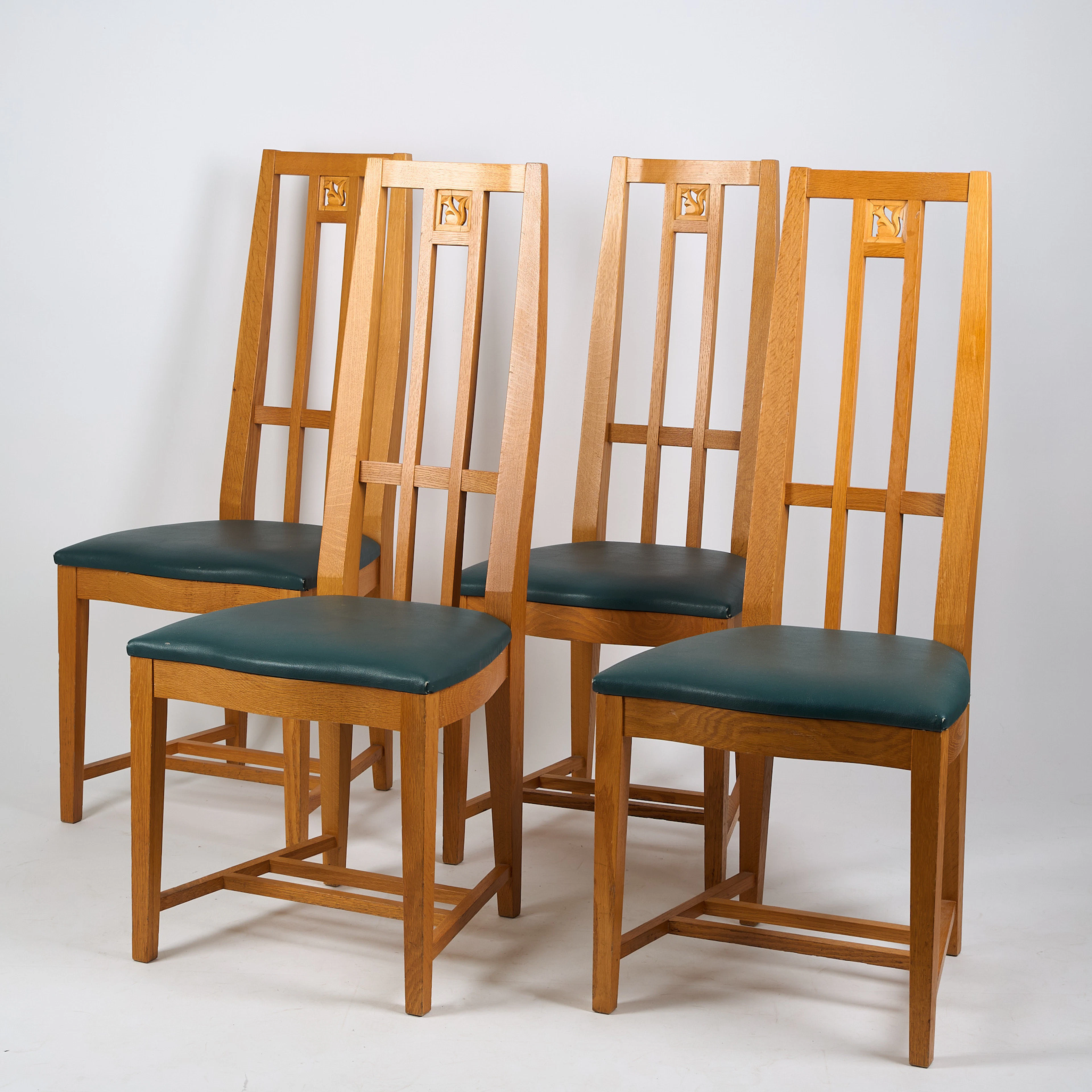 ELIEL SAARINEN. TILLSKRIVEN. Stolar, 4 st. Sent 1900-tal.